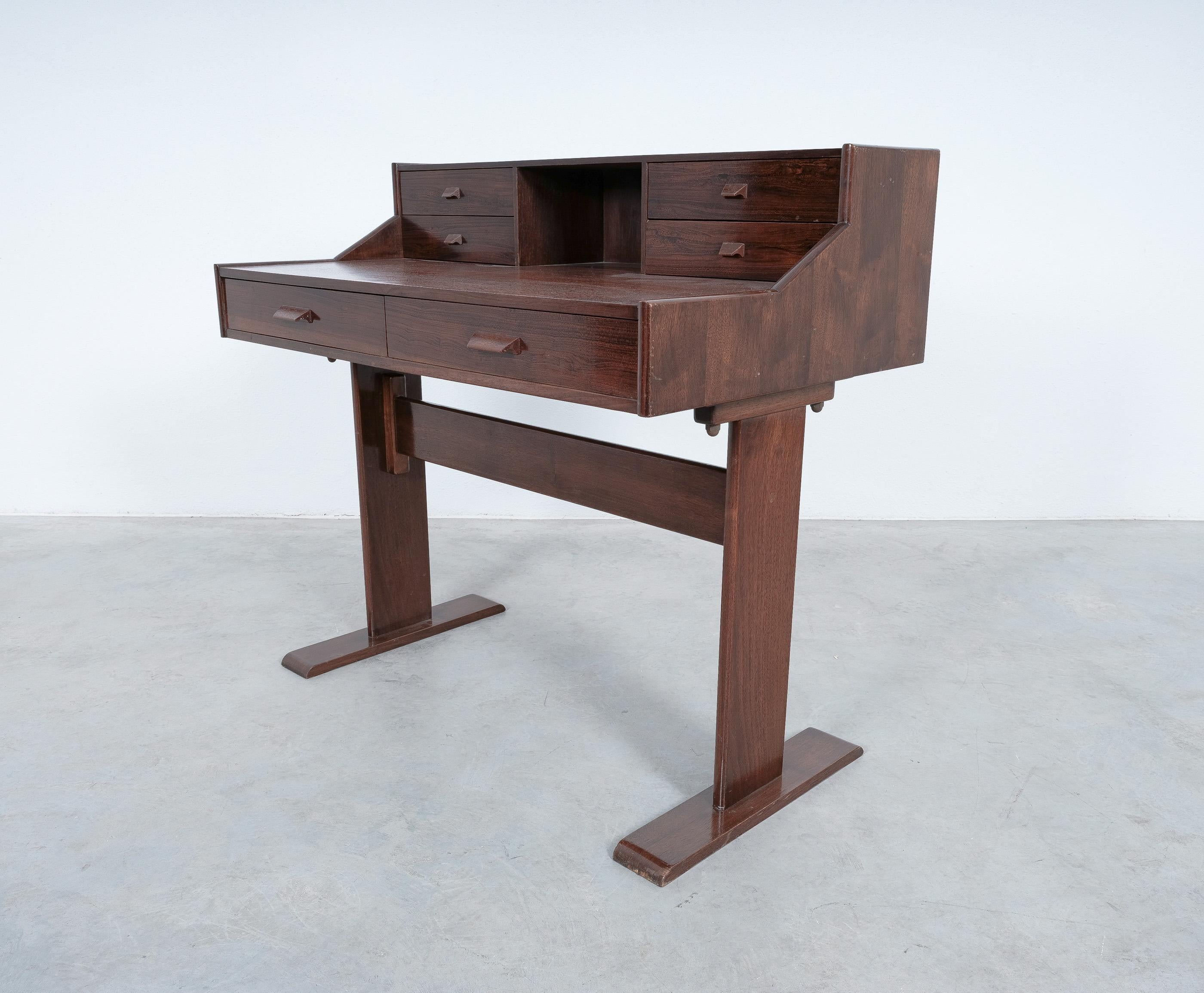 Schreibtisch oder Schreibtisch aus Teakholzfurnierholz, Italien (Moderne der Mitte des Jahrhunderts) im Angebot