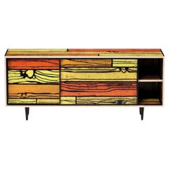 Meuble de rangement bas jaune Wrongwoods et rouge par Established &amp;amp; Sons