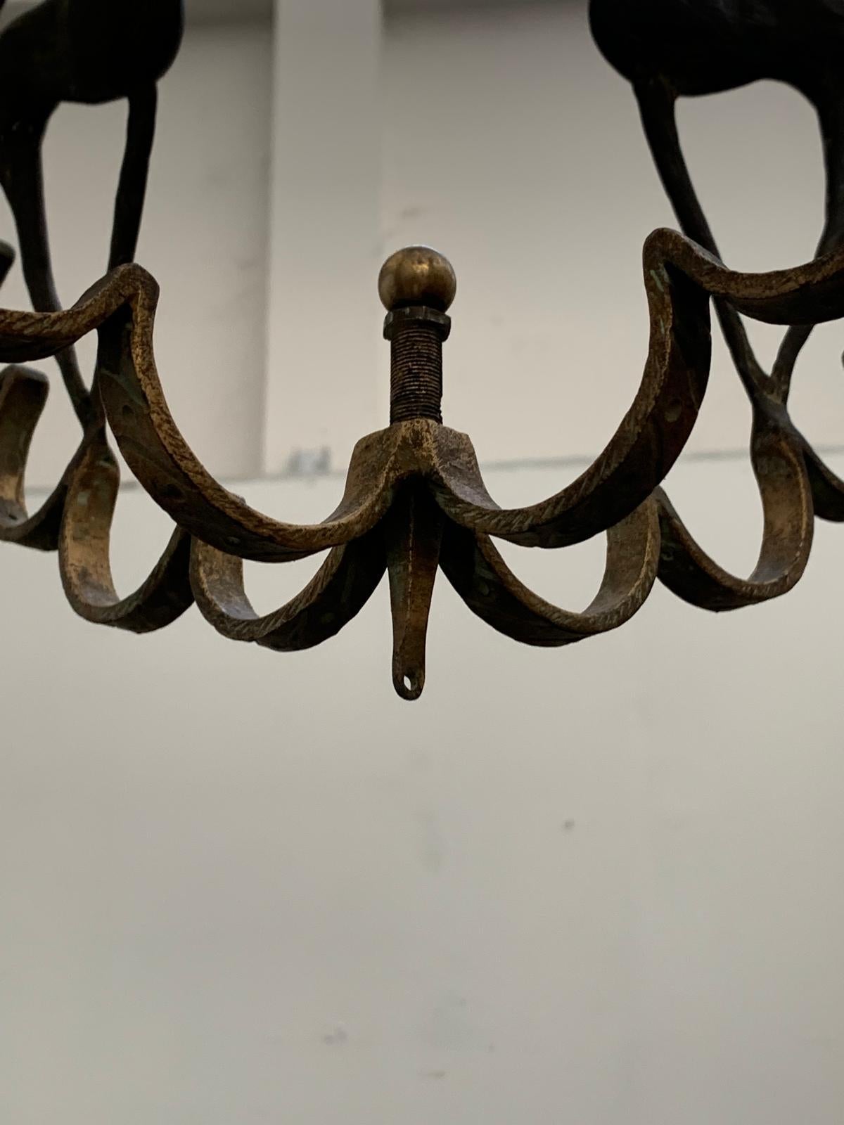 Oro Lanterna in ferro battuto e forgiato con bordi dorati, 1925 in vendita