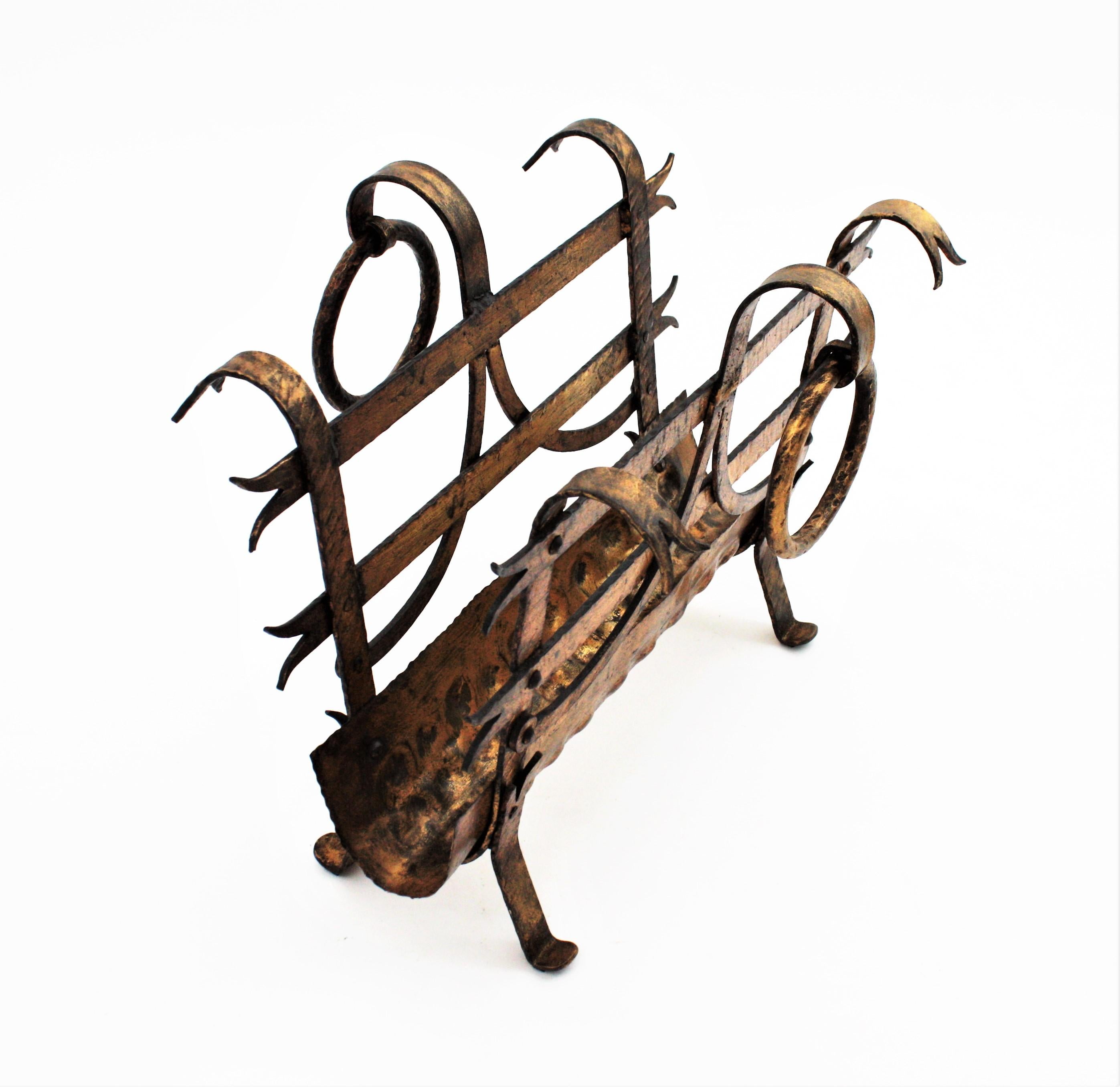 Spanish Magazine Rack with Ring Handles, Gilt Wrought Iron, 1950s In Good Condition For Sale In Barcelona, ES
