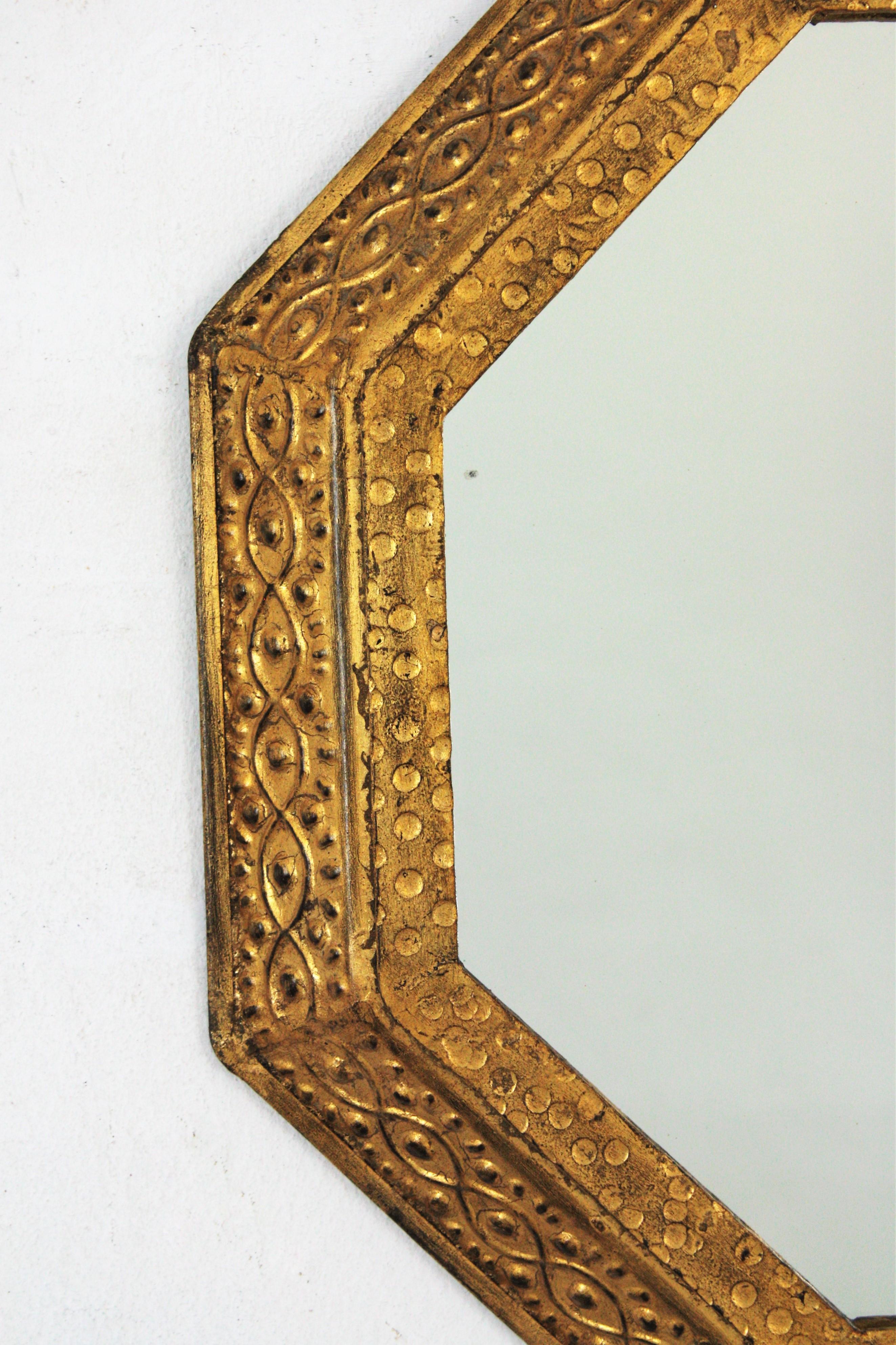 Spanish Octagonal Mirror in Repousse Gilt Iron by Ferro Art, 1950s For Sale 3