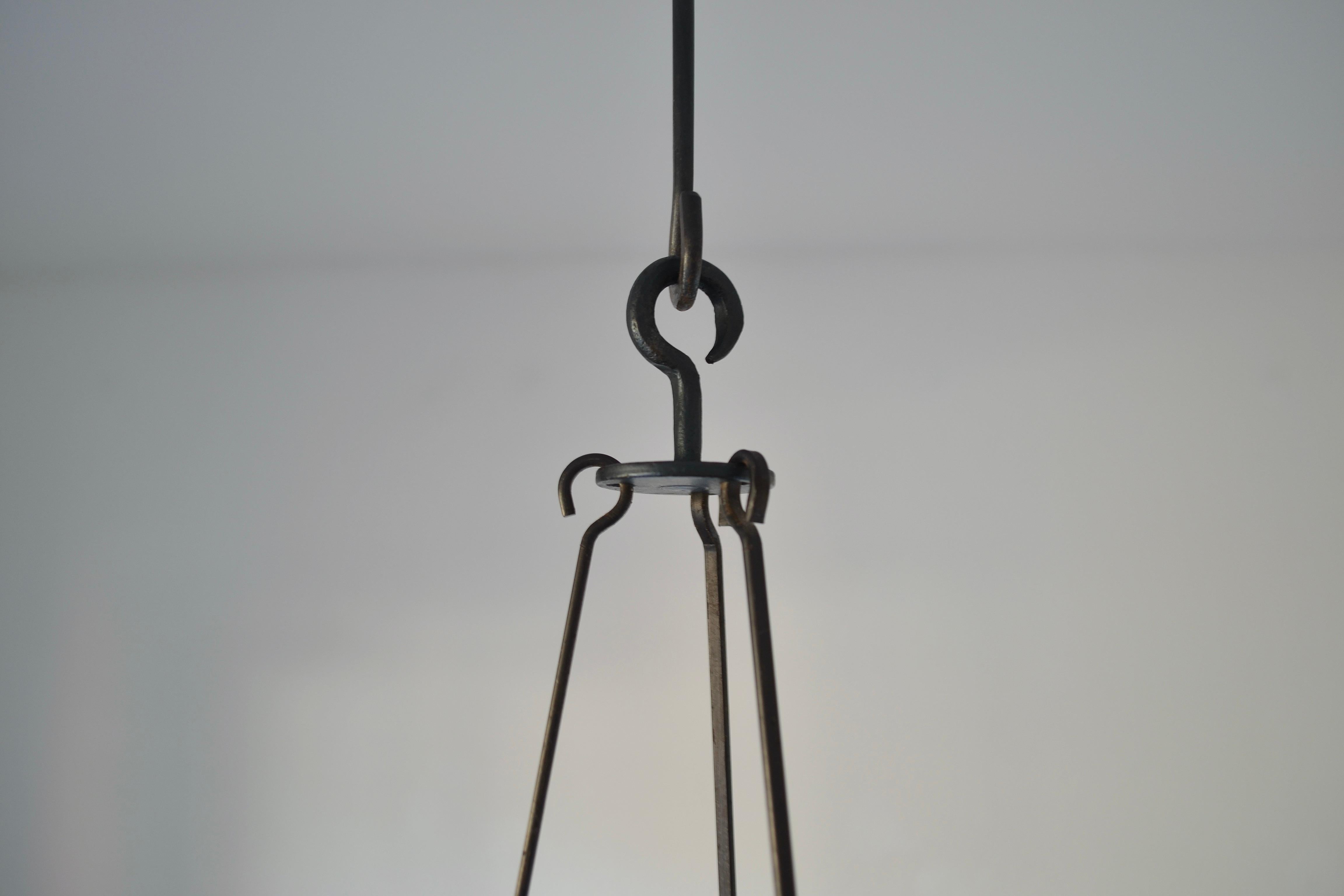 Wrought iron and blown glass chandelier, Bolin Smide, Sweden, 1970's In Good Condition For Sale In La Tour-de-Peilz, CH