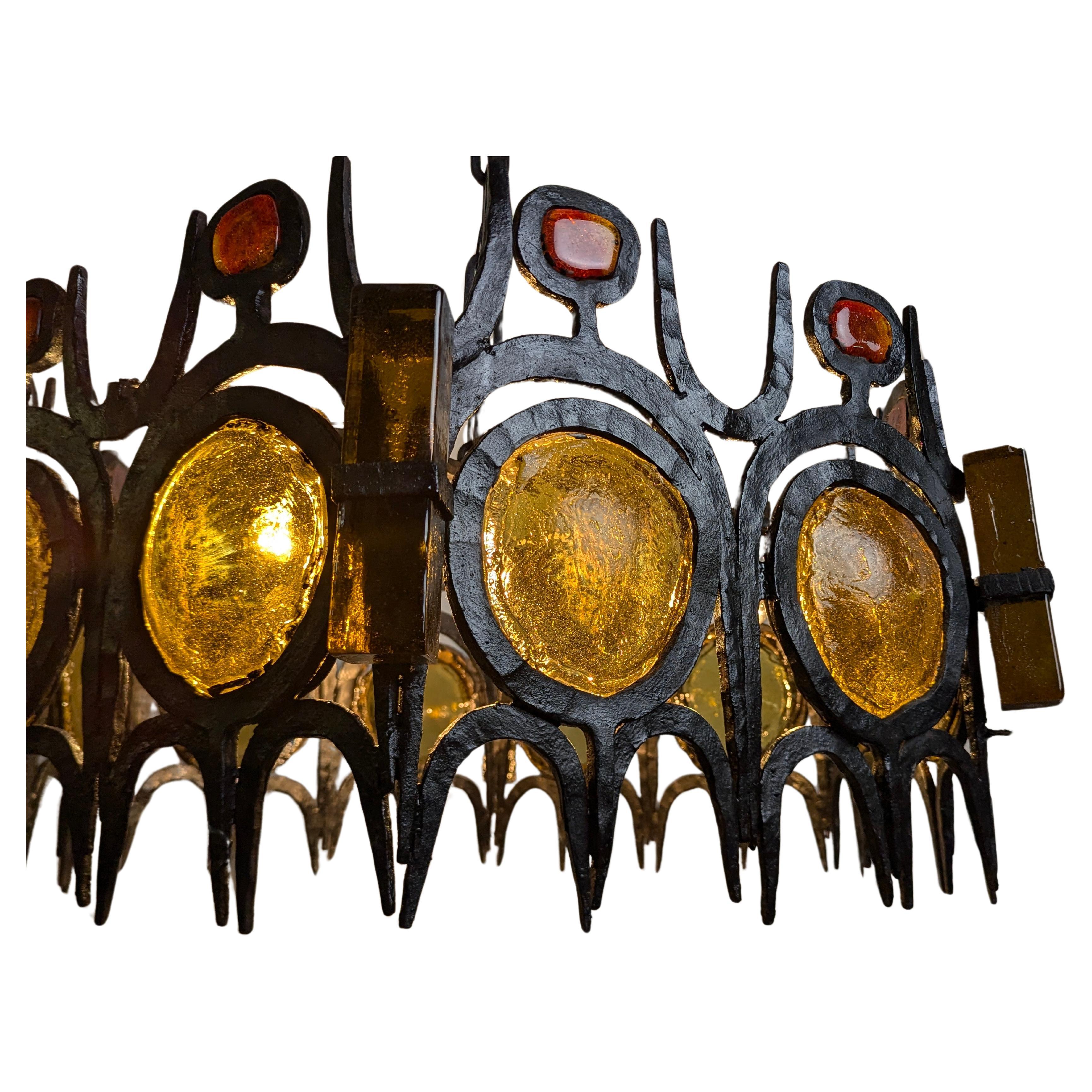 Schmiedeeiserne und mundgeblasene Glas-Kronleuchter-Skulptur-Lampe im Angebot