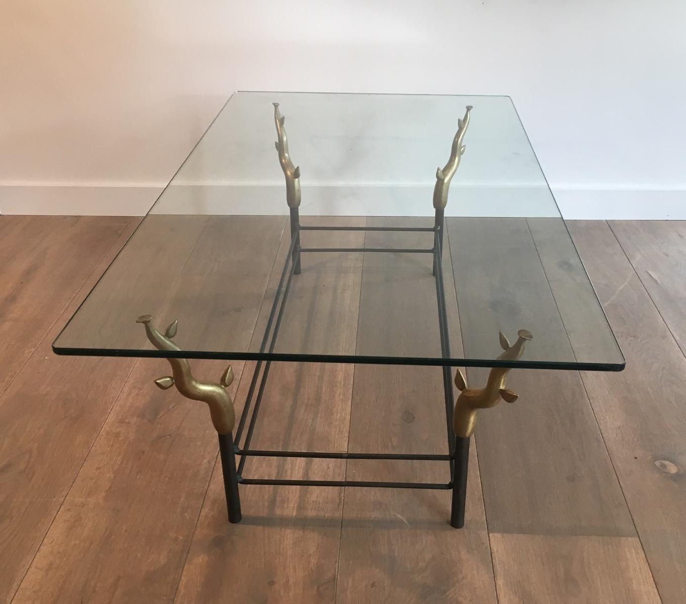 Wrought Iron and Bronze Coffee Table Representating Trees, French, circa 1970 In Good Condition For Sale In Marcq-en-Barœul, Hauts-de-France