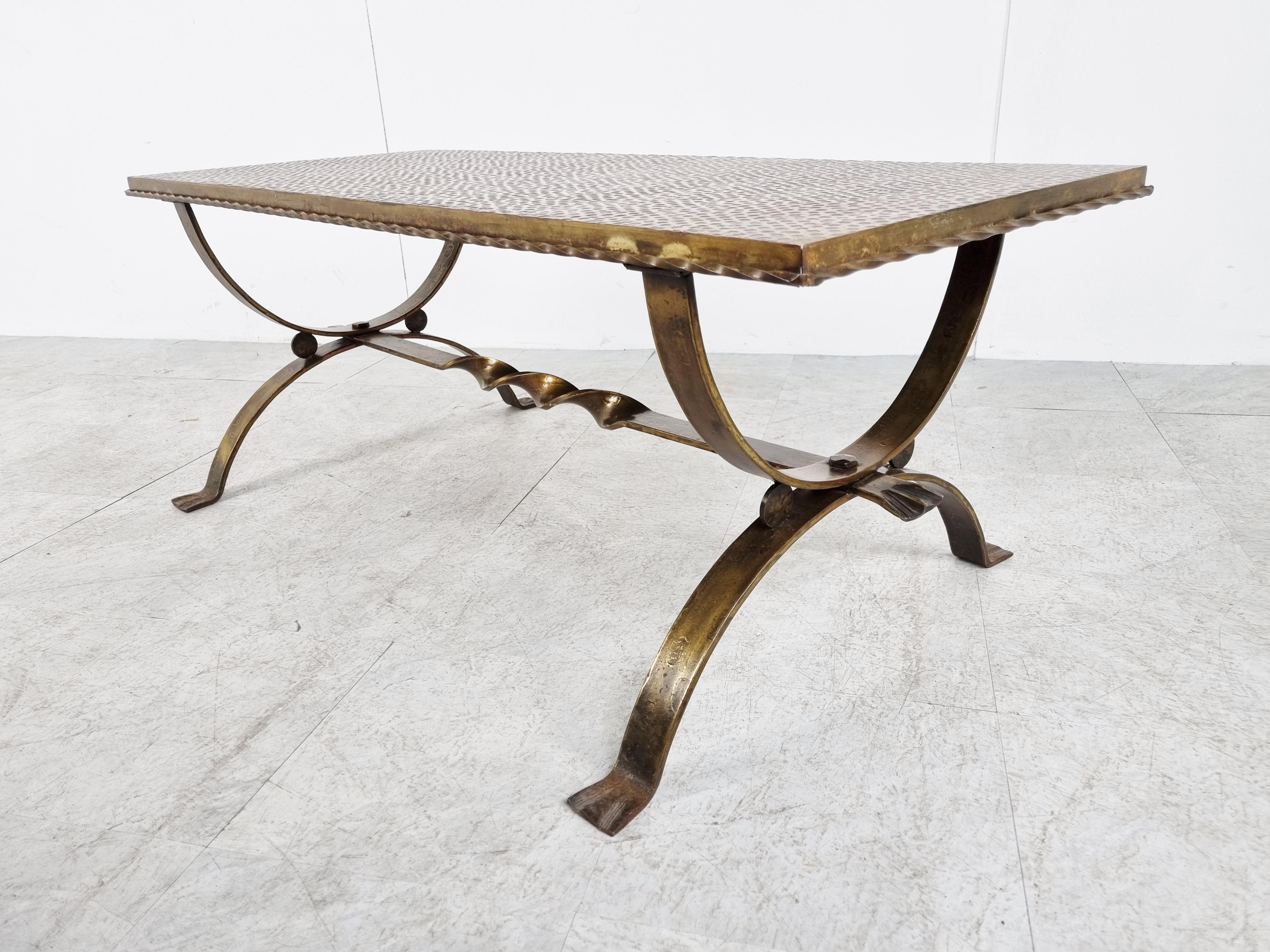 Table basse en fer forgé et cuivre, années 1960 en vente 1