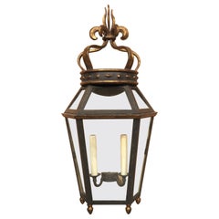 Farol de Pared de Hierro Forjado y Cristal con Remate Coronado
