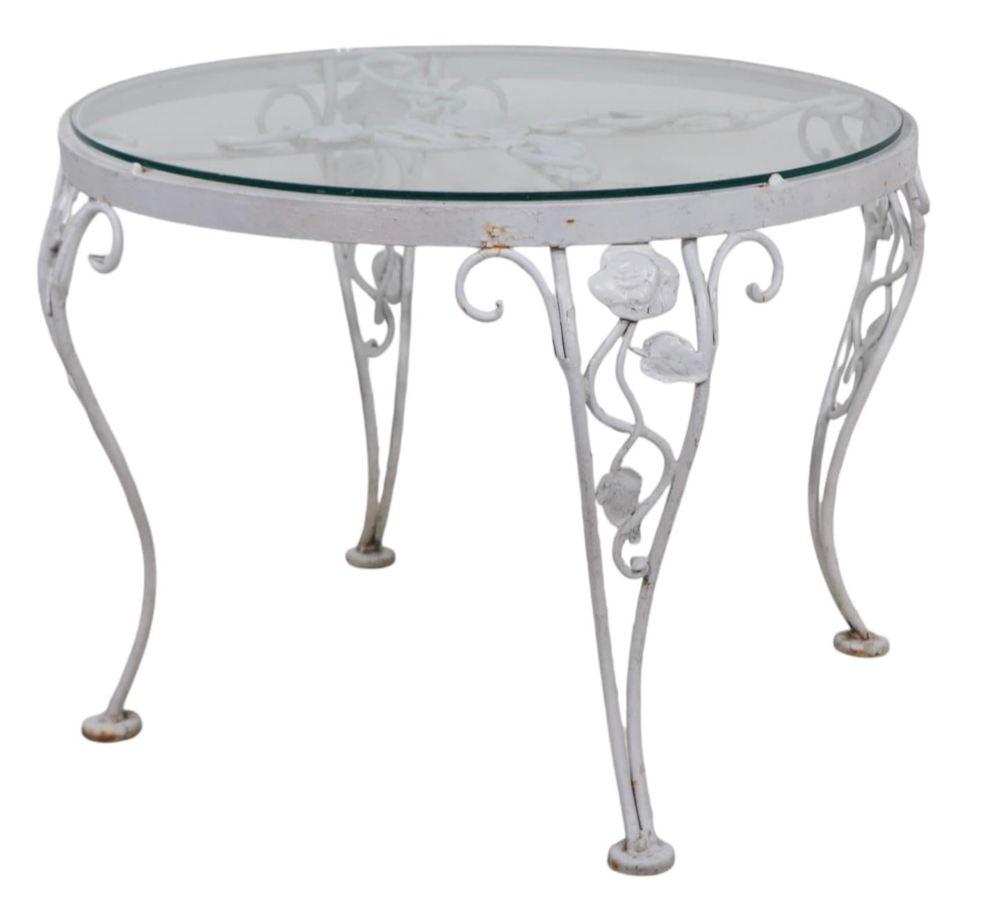 Mesa auxiliar Woodard Chantilly Rose de hierro forjado y cristal c. 1950/60 Estadounidense