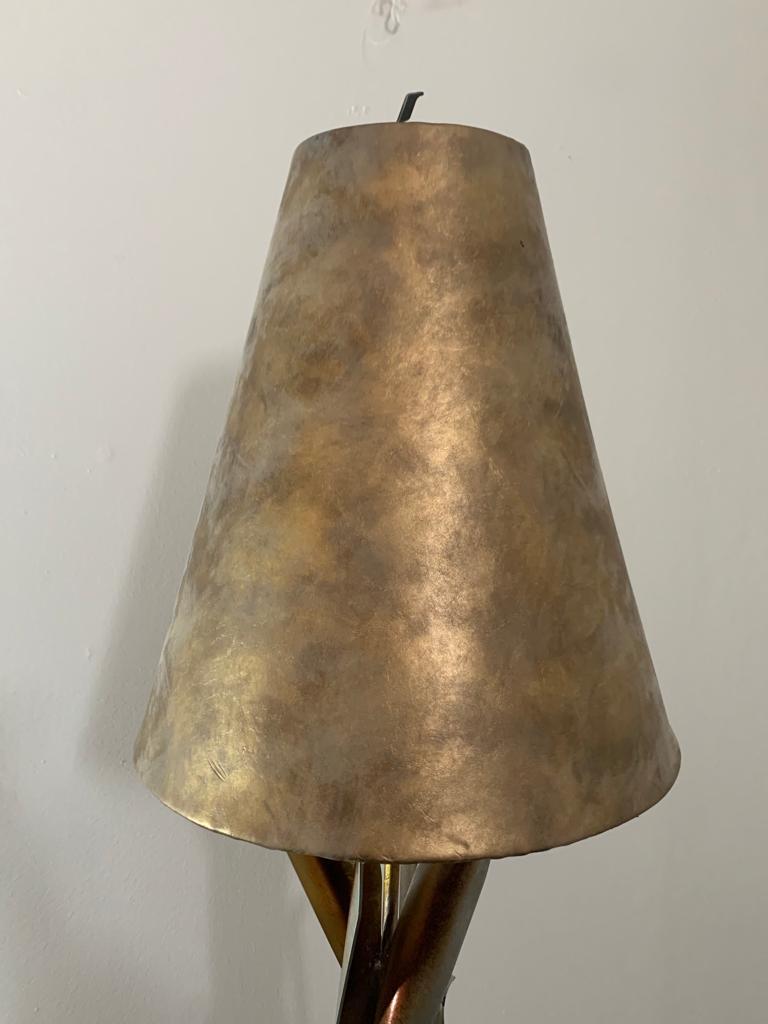 Schmiedeeiserne und goldene Leder-Konsolenlampe aus Leder, 1980er Jahre im Angebot 1