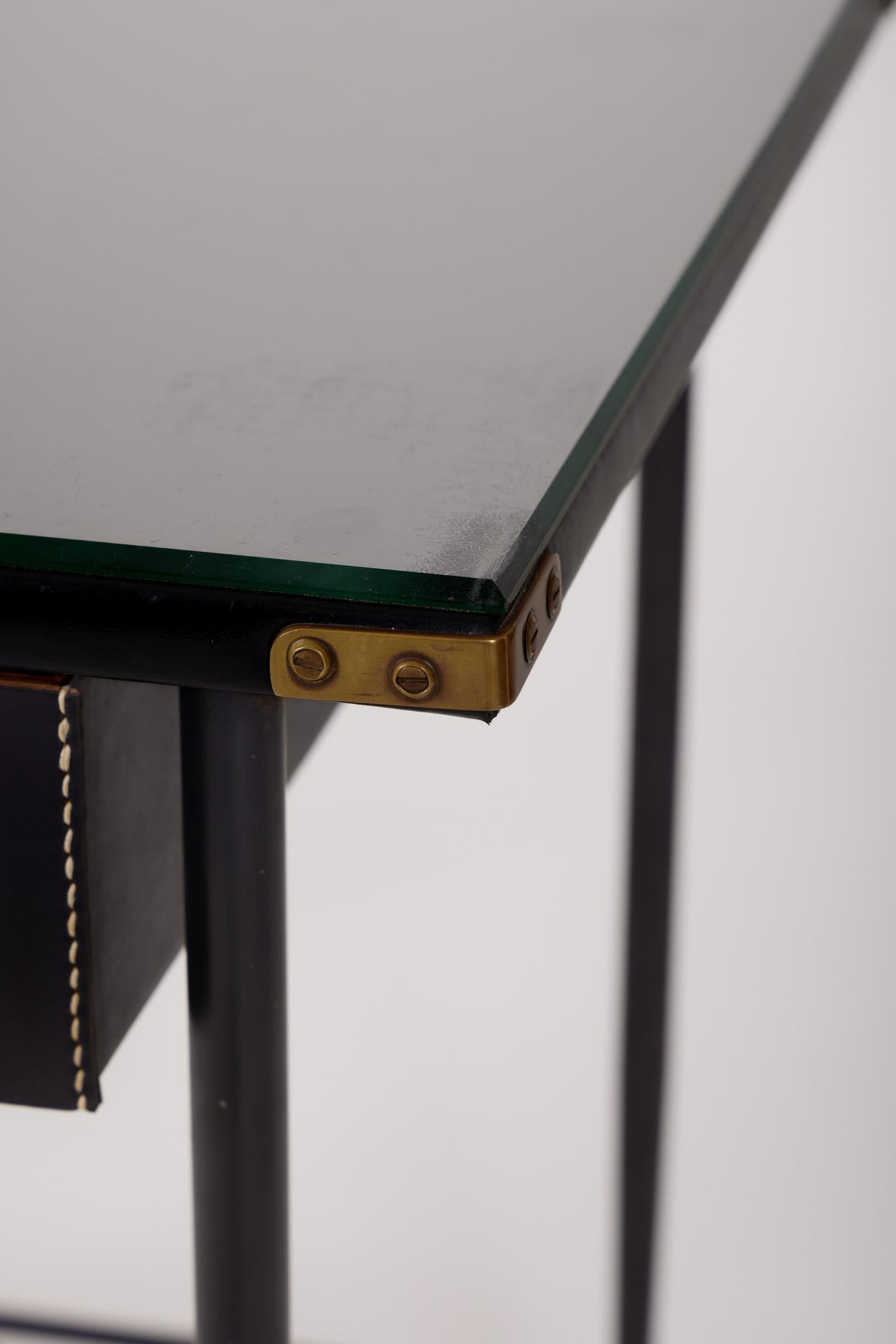 Bureau en fer forgé et cuir de Jacques Adnet 5