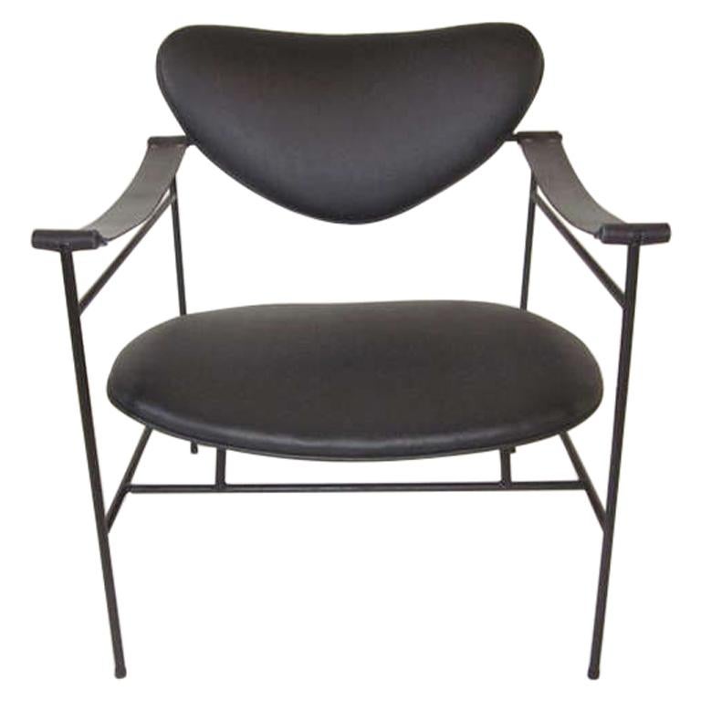 I Johns Chaise longue en cuir et fer du milieu du siècle