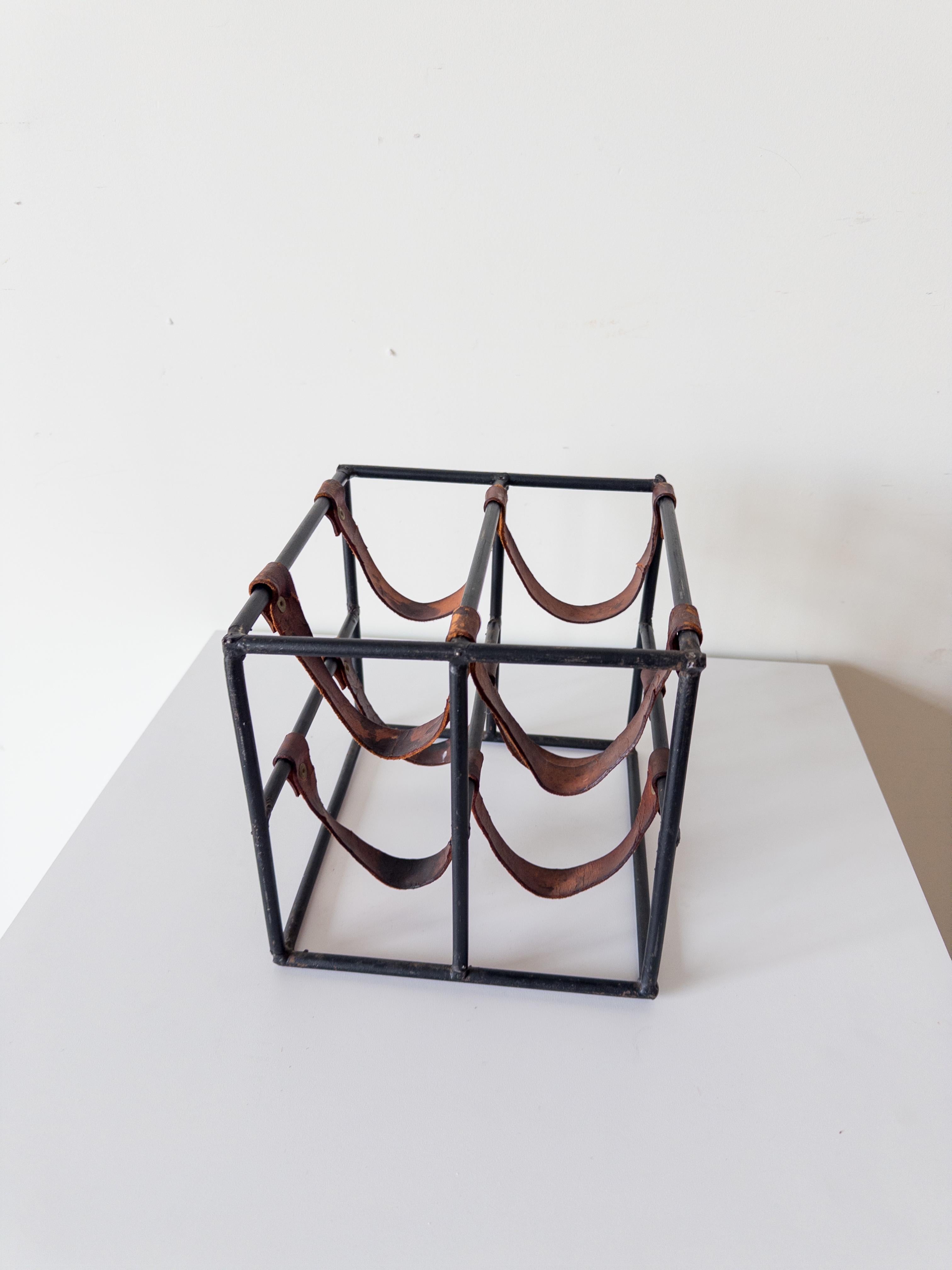 Mid-Century moderno Portabottiglie in ferro battuto e pelle di Arthur Umanoff in vendita