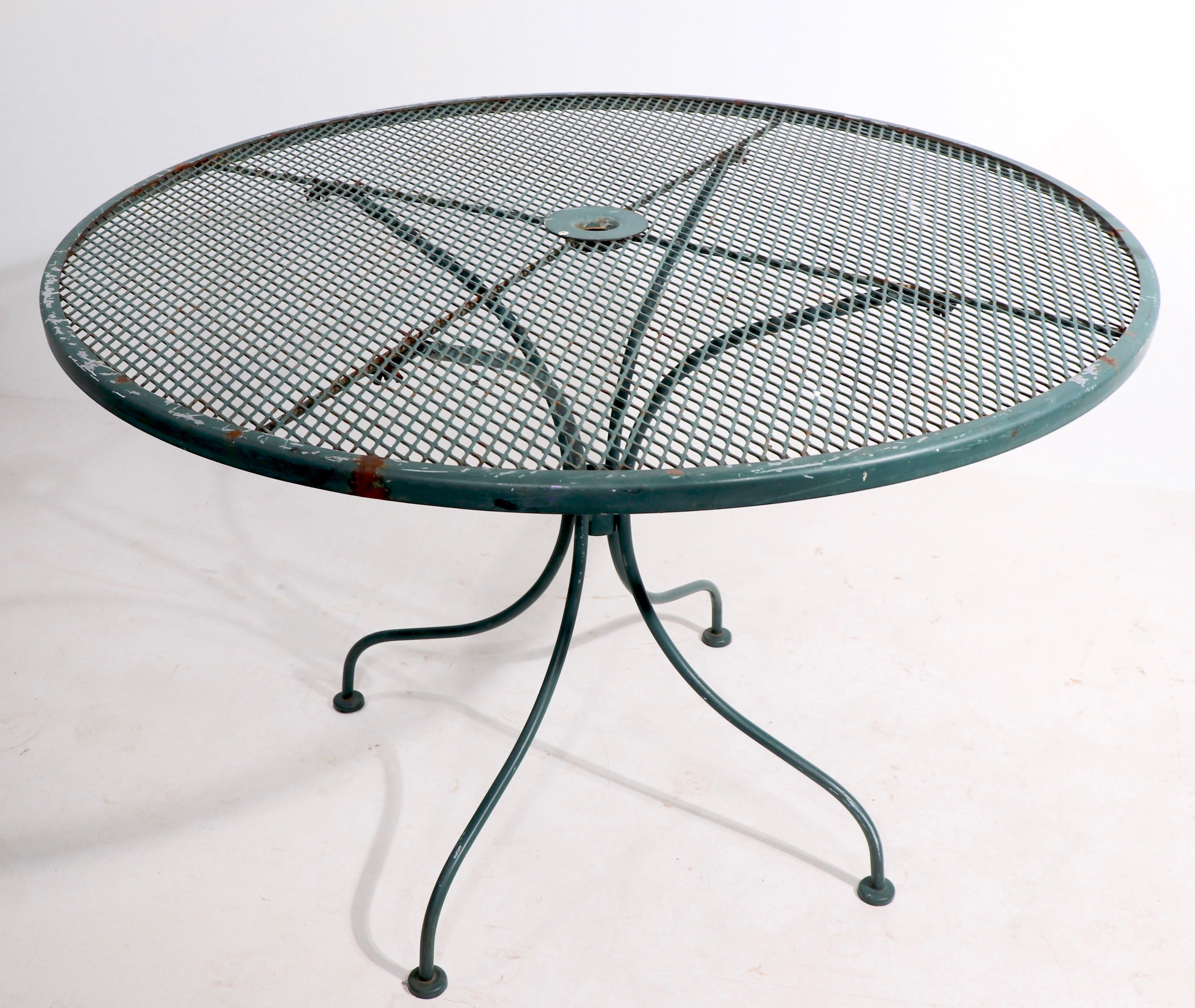 wrought iron patio table