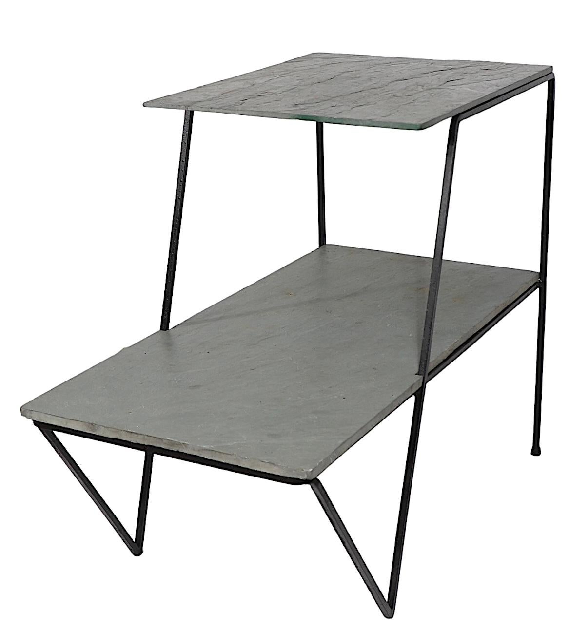 Table d'appoint en fer forgé et ardoise Mid Century Plant Stand after Avard en vente 8