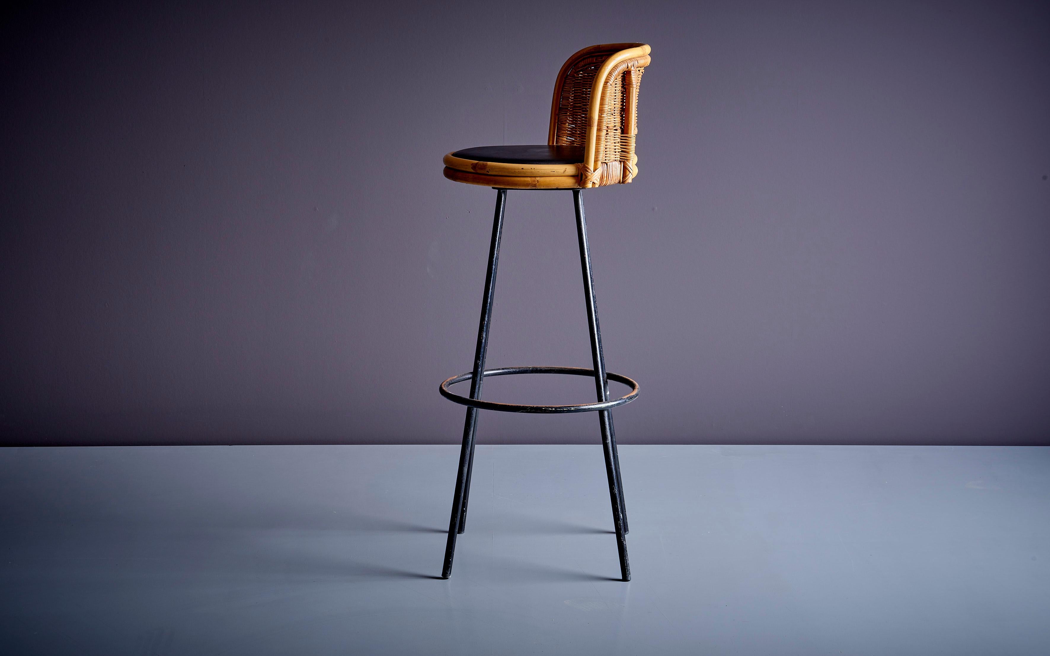 Américain Tabouret de bar en fer forgé et osier conçu par Danny Ho Fong en vente