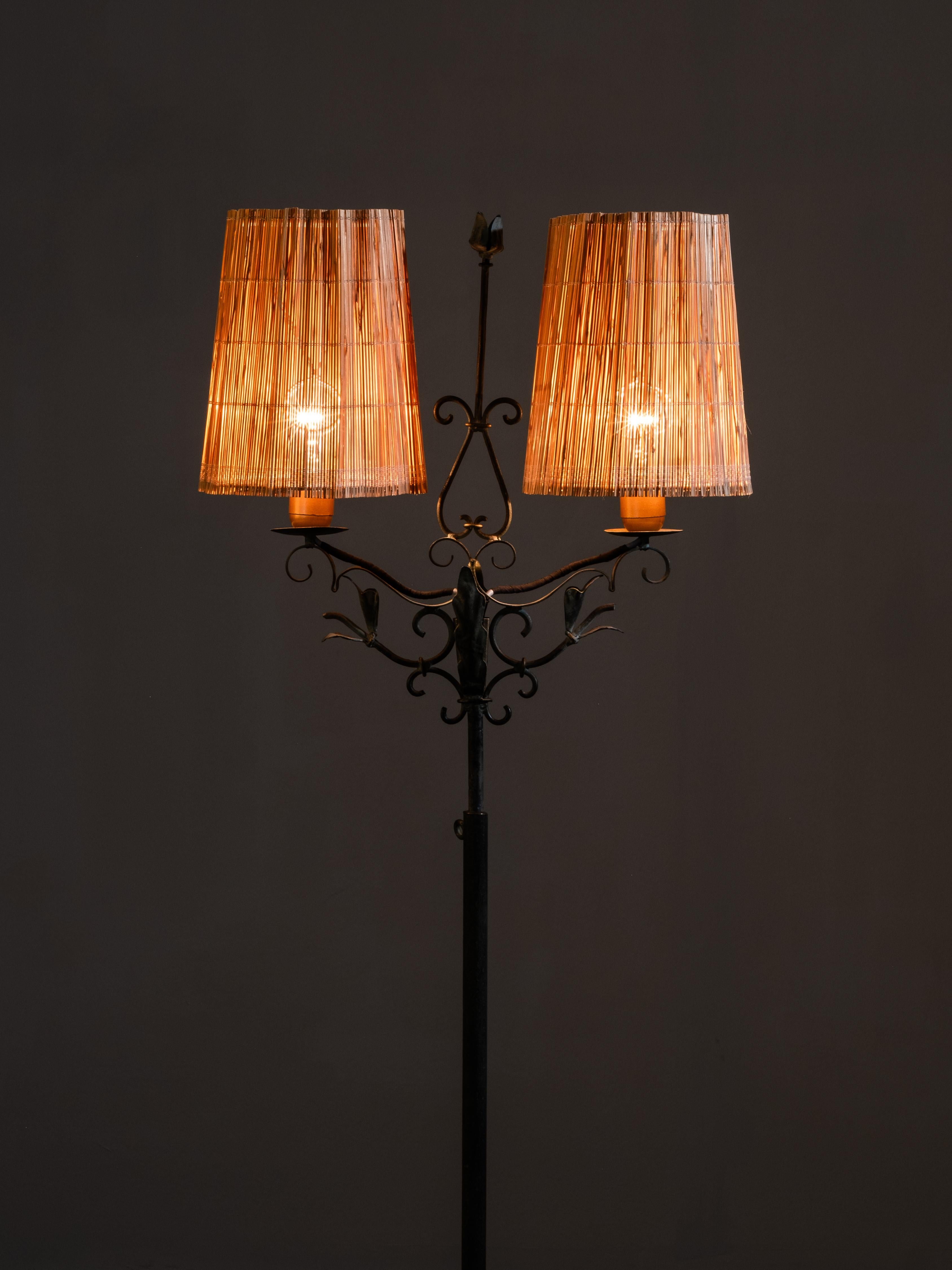 Lampadaire en fer forgé et en ardoise de bois par Hakkarainen, Finlande, années 1930 en vente 4