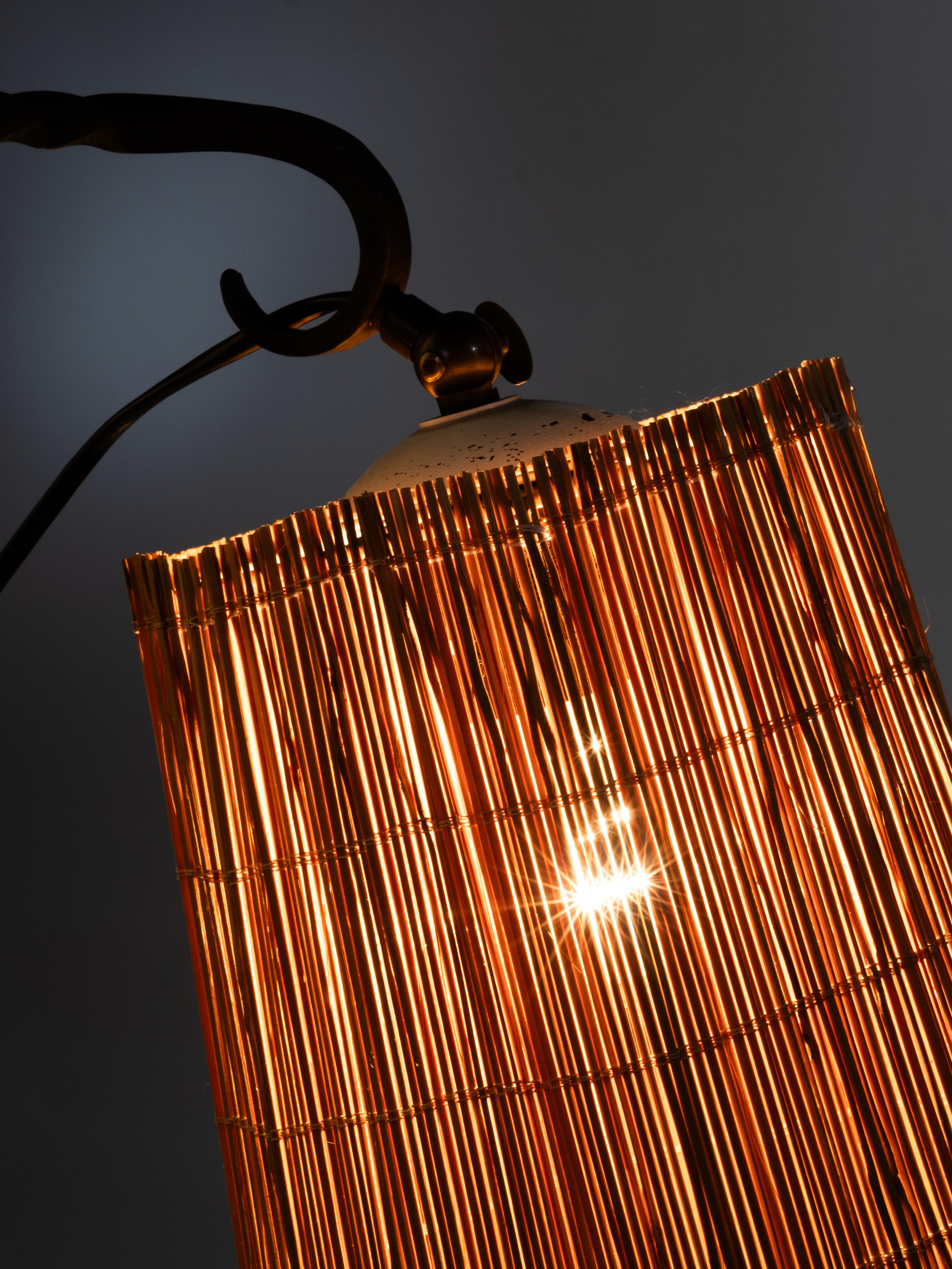 Lámpara de pie de hierro forjado y pizarra de madera de Hakkarainen, Finlandia, años 30 en venta 12