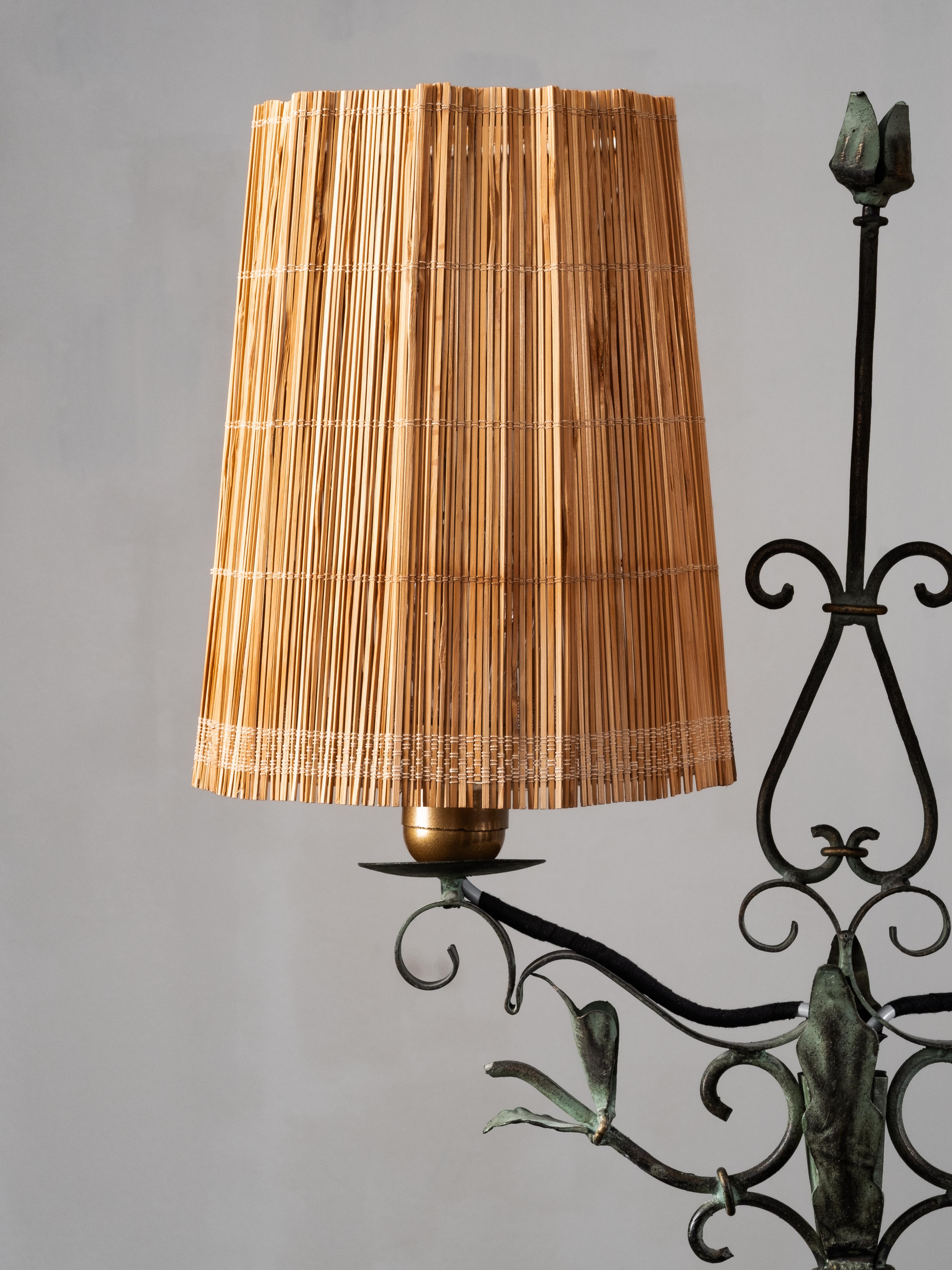 Finlandais Lampadaire en fer forgé et en ardoise de bois par Hakkarainen, Finlande, années 1930 en vente