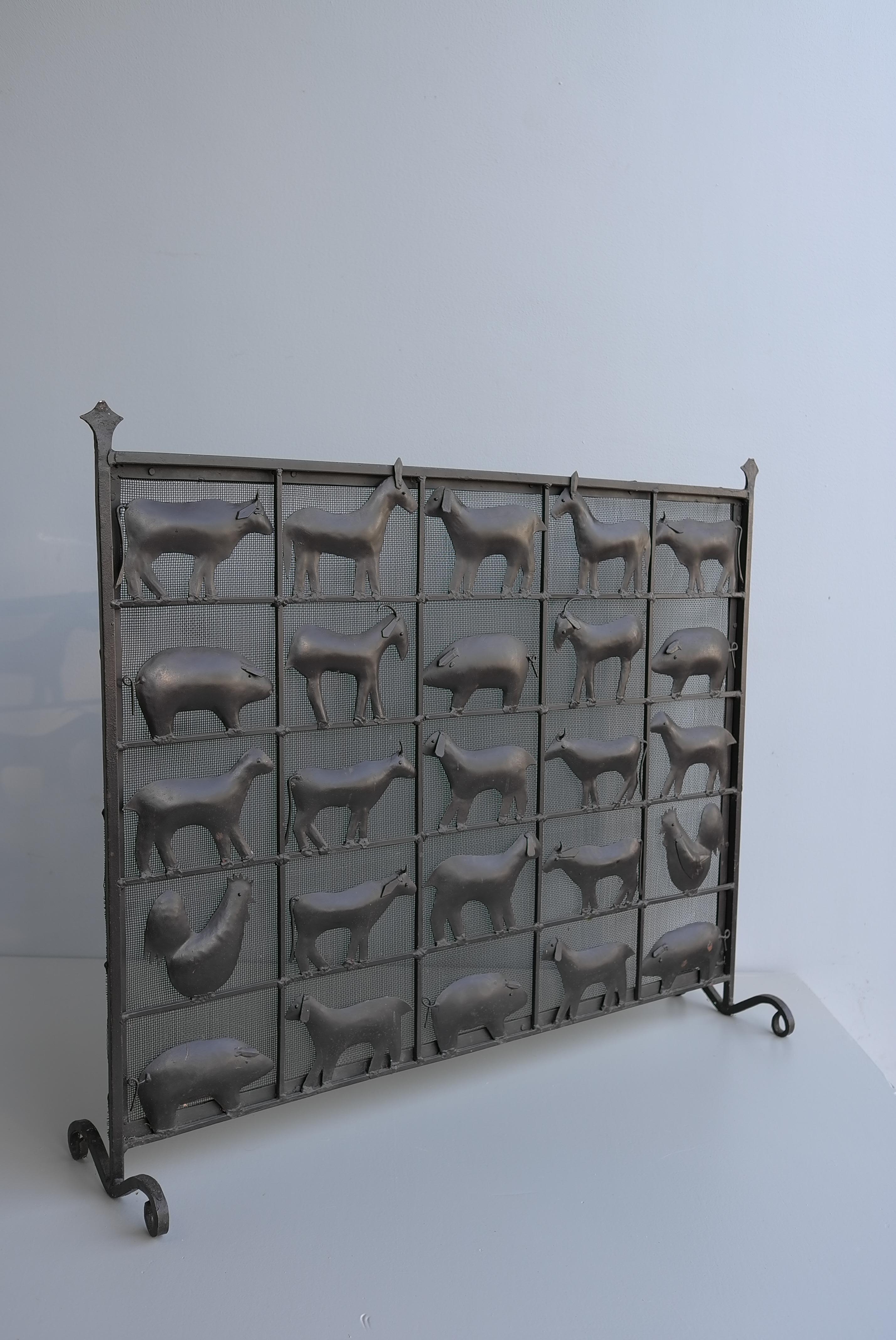 Metallo Parafuoco per animali in ferro battuto di Atelier Marolles, Francia, 1955 in vendita