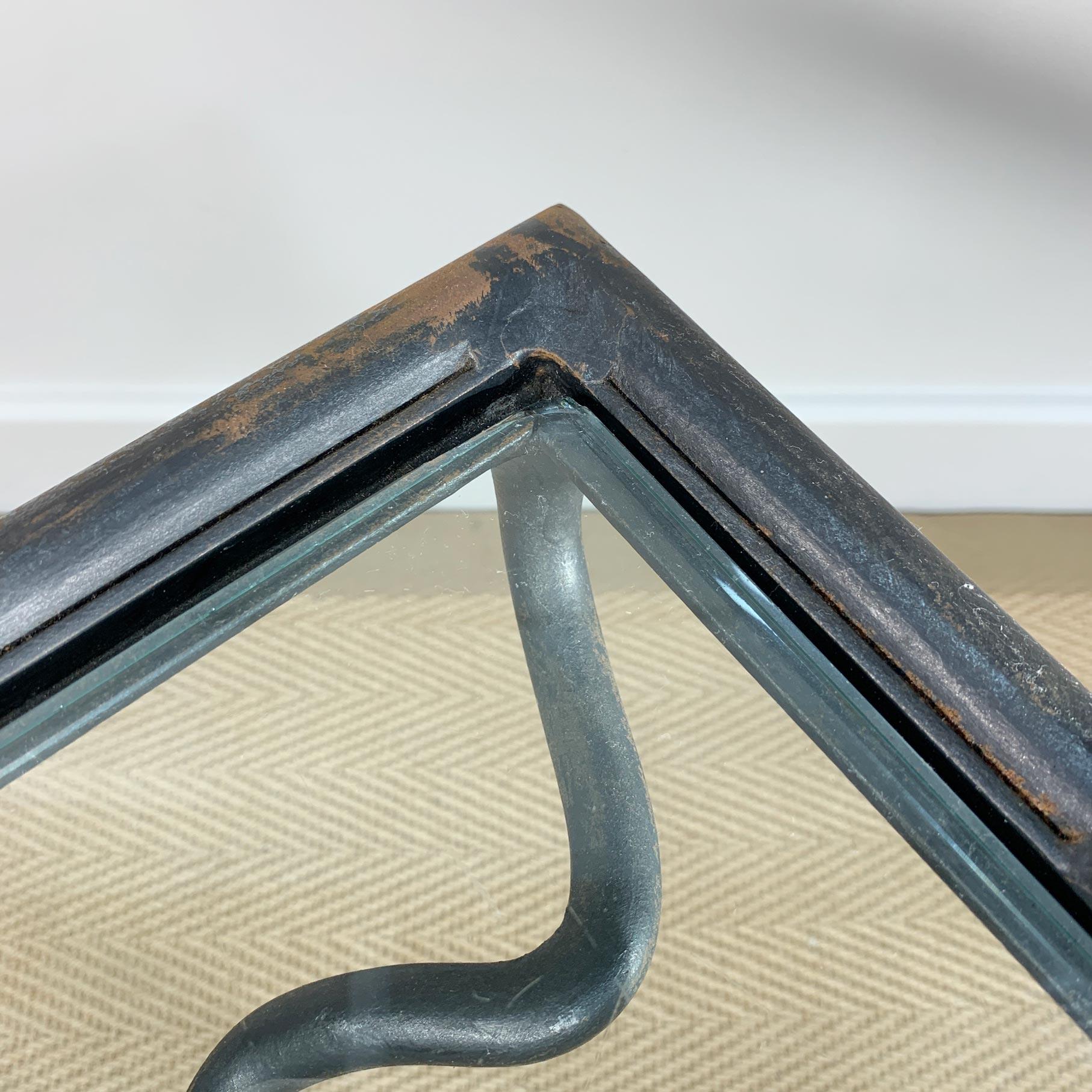 Table basse en fer forgé avec plateau en verre en vente 4