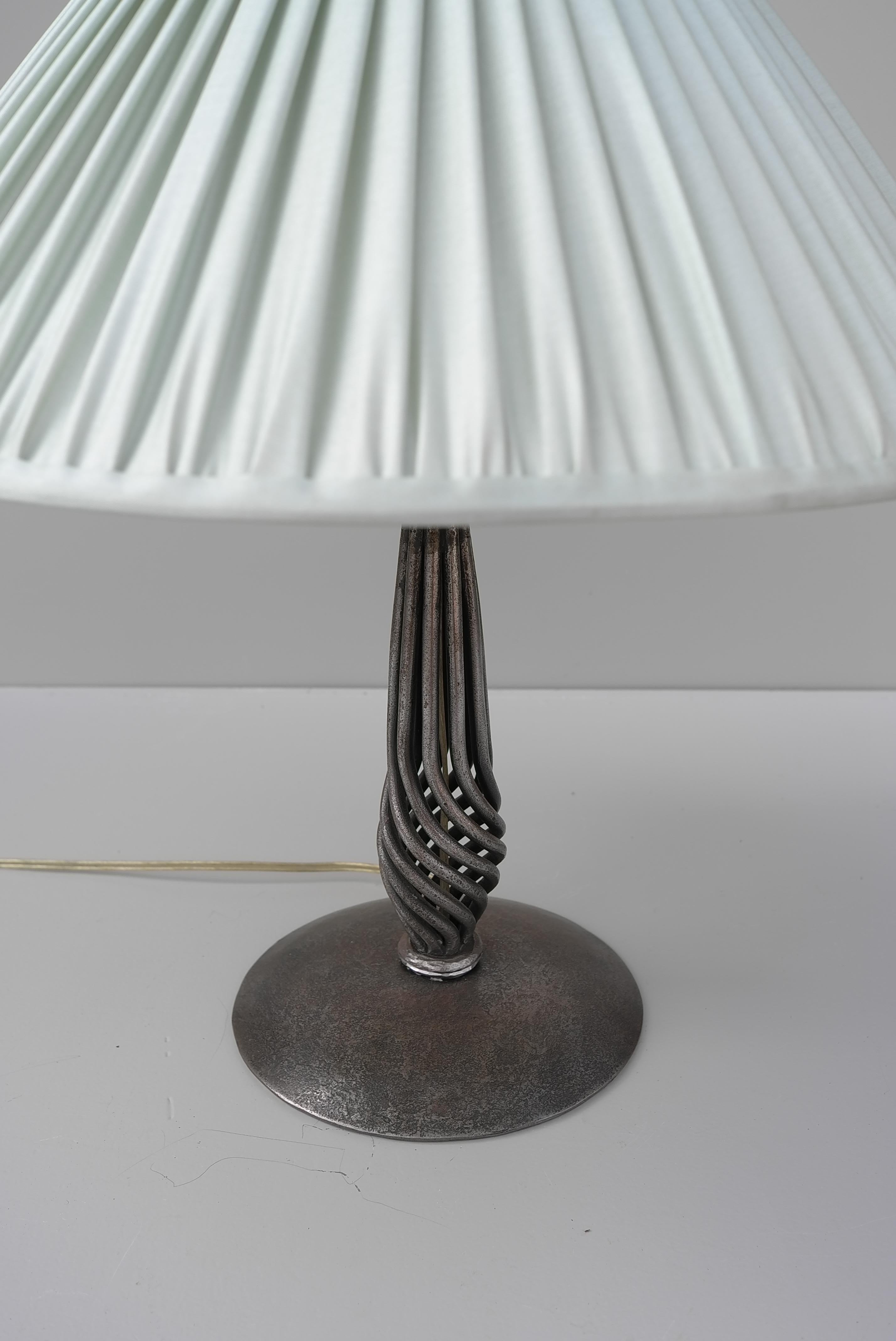 Wrought Iron Art Deco Table Lamp, France, 1930s In Good Condition For Sale In Den Haag, NL