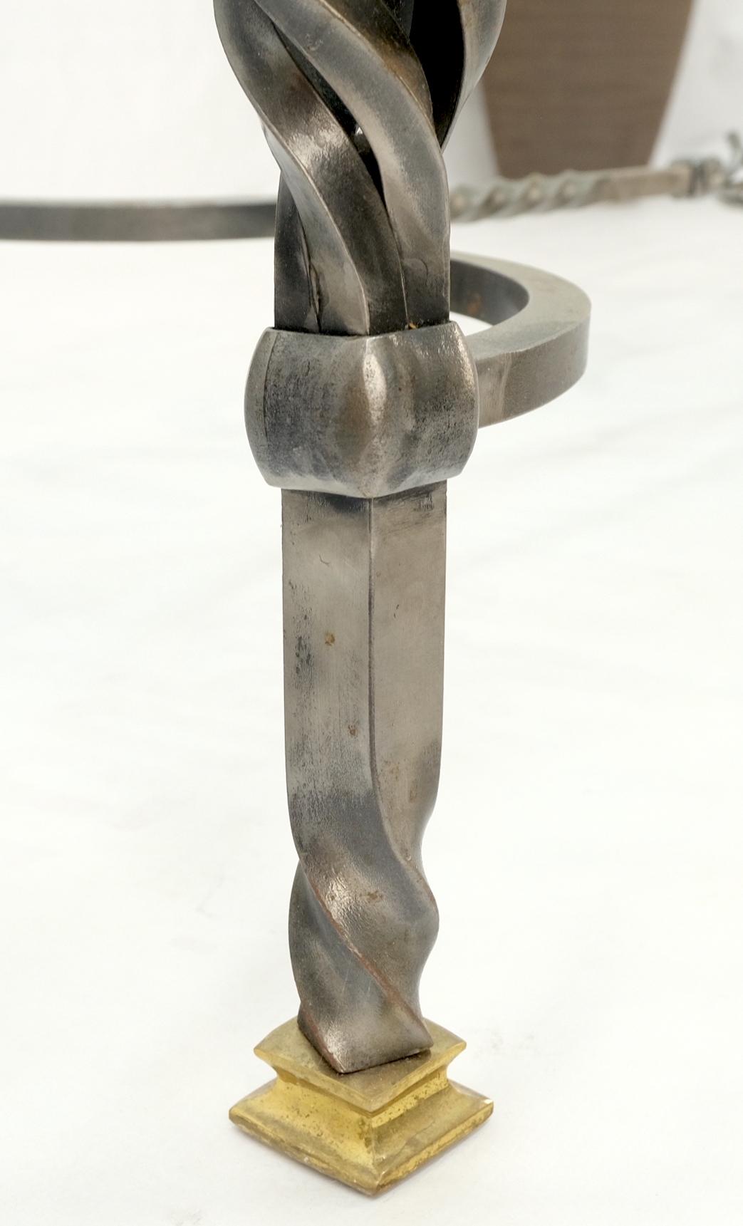 Table basse rectangulaire en fer forgé Art Ornamental Pieds en laiton Plateau en verre MINT Bon état - En vente à Rockaway, NJ
