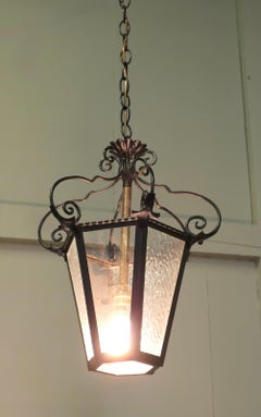 Farol de hierro forjado Arts & Crafts Esta impresionante pieza está fabricada en Vidrio