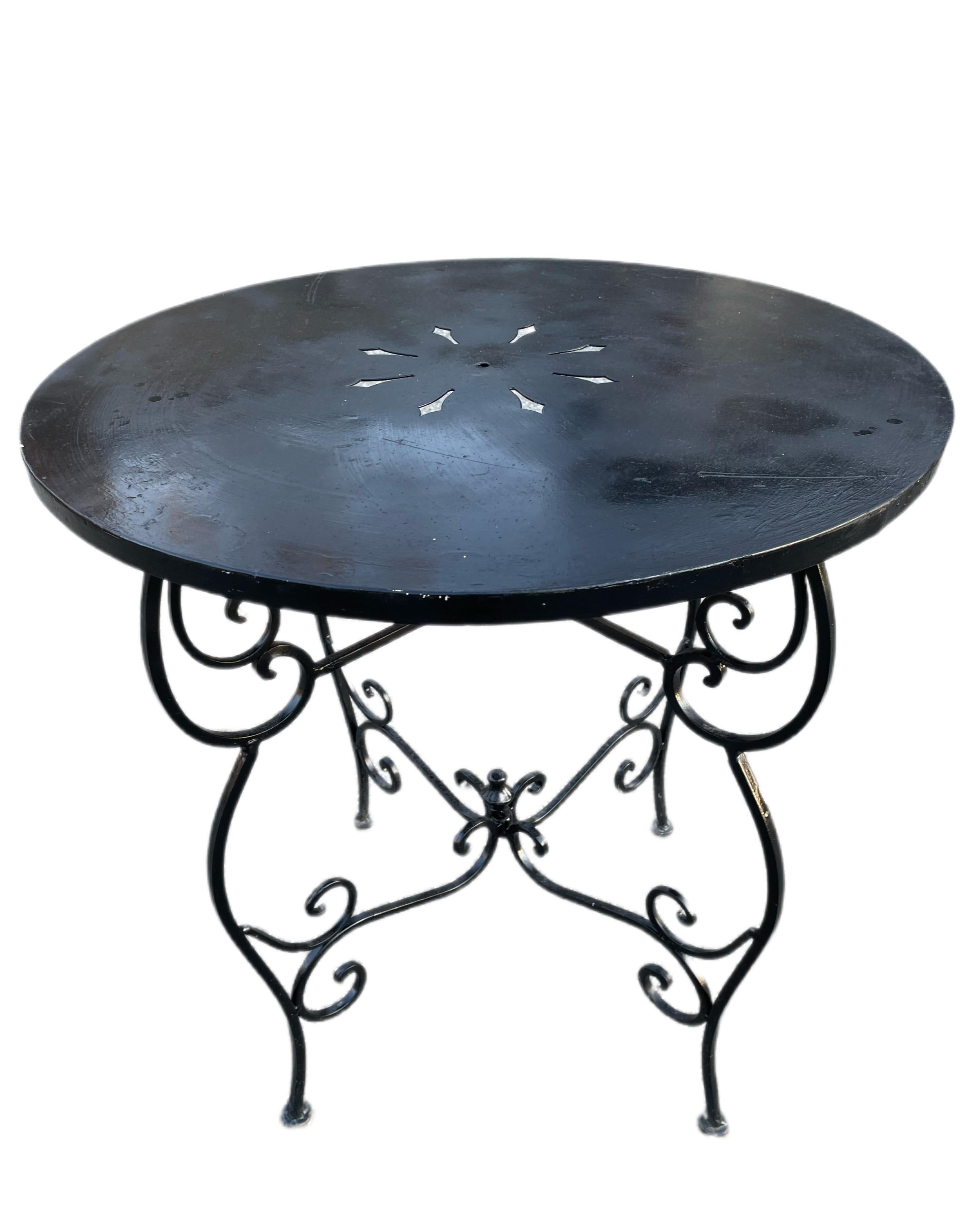 Wrought Iron Bistro Cafe Table In Good Condition For Sale In Cumberland, RI