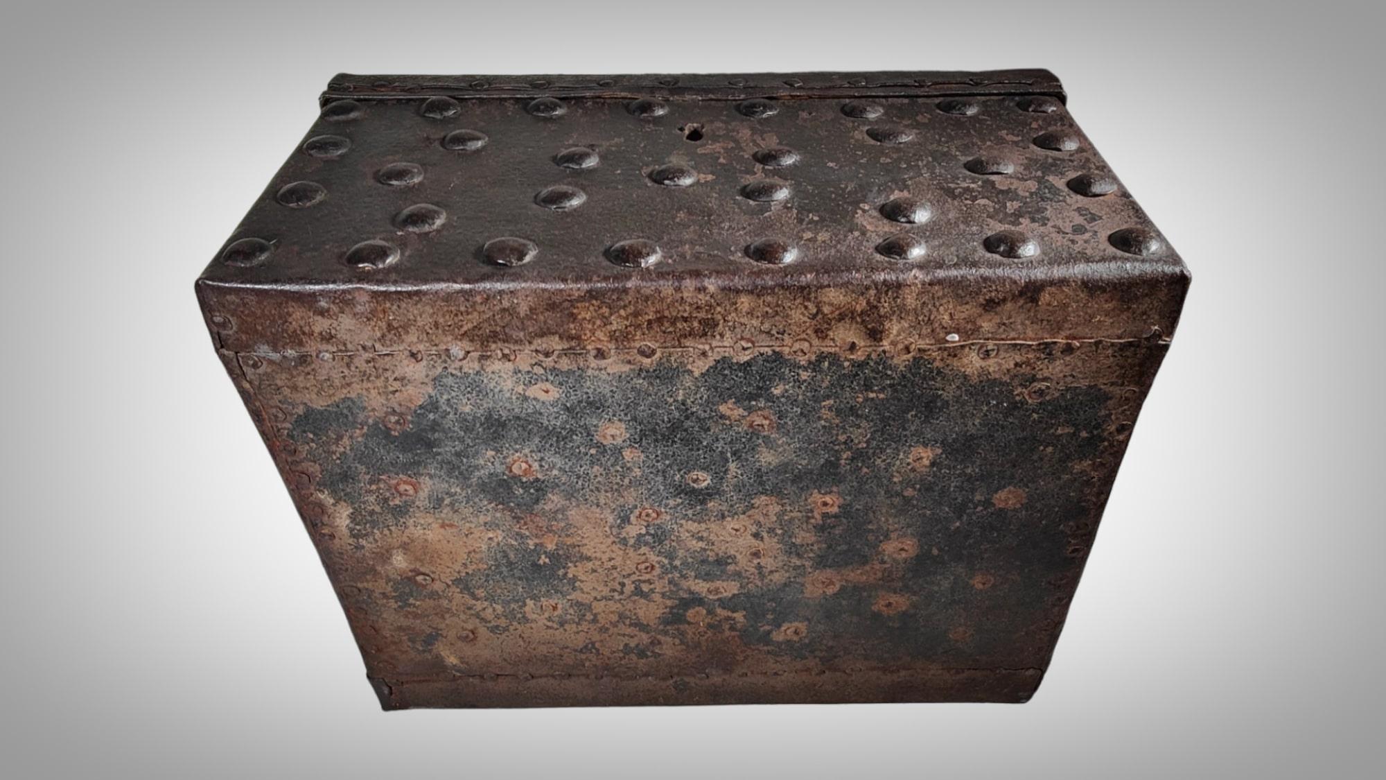 Wrought iron box with secret 18th century For Sale 4
