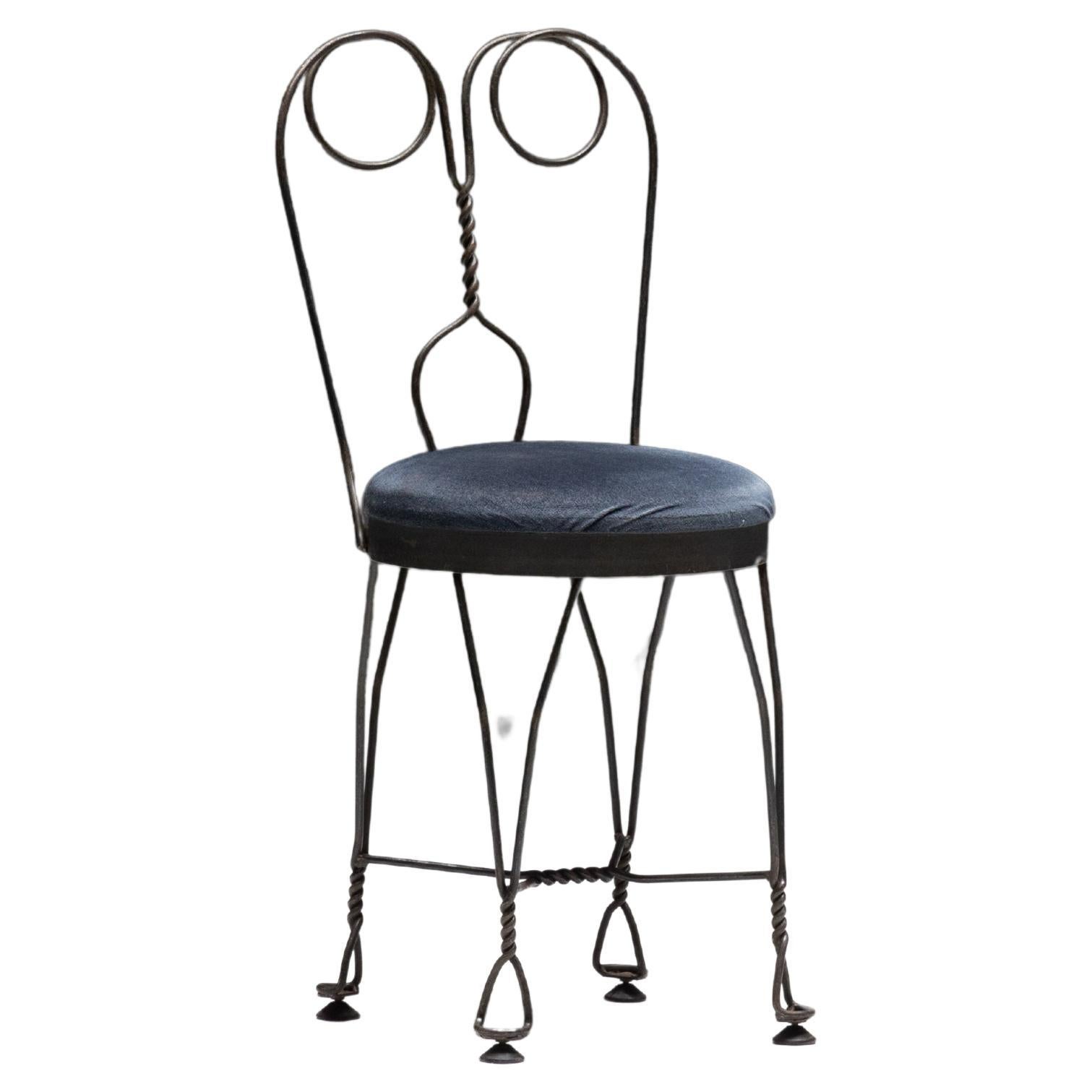 Schmiedeeiserner Schmetterlings-Esszimmerstuhl, Frankreich, 1960er Jahre im Angebot