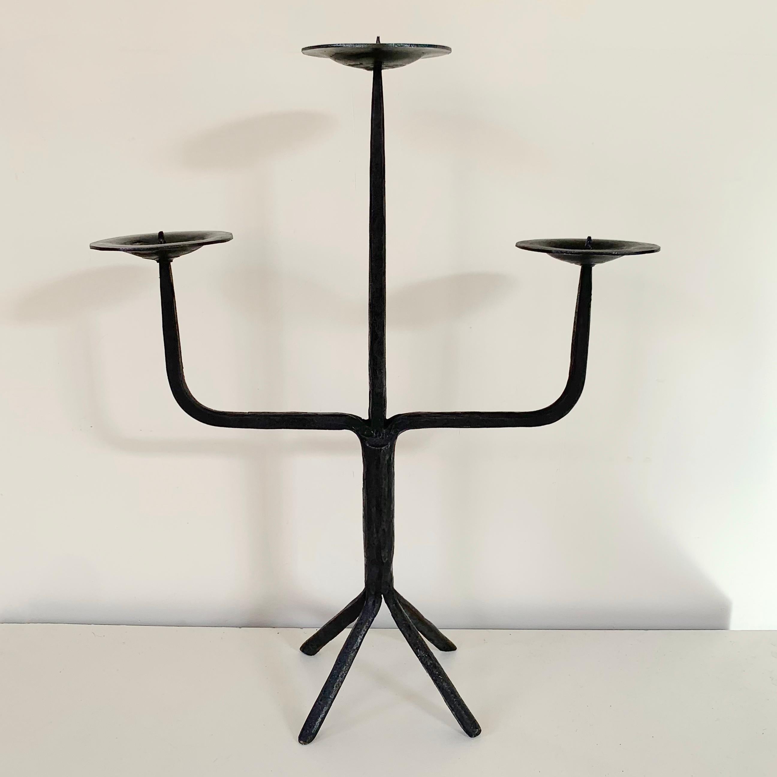 Elegant candlestick in the style of Atelier de Marolles, circa 1950, France.
Blackened wrought iron.
Dimensions: 41 cm H, 32 cm W, 11 cm D.
Good original condition.
All purchases are covered by our Buyer Protection Guarantee.
This item can be