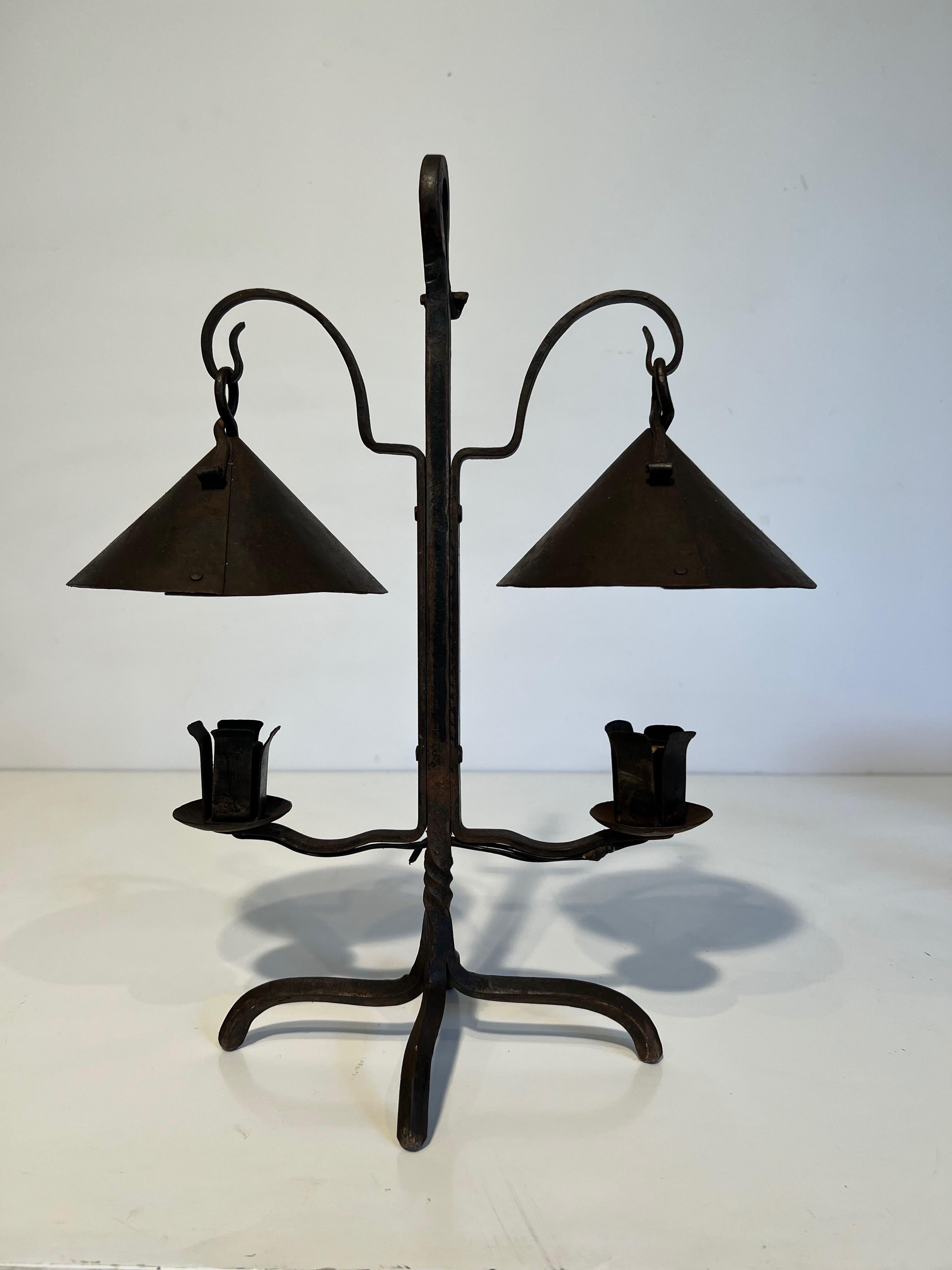 Chandelier en fer forgé avec 2 Lights en vente 6