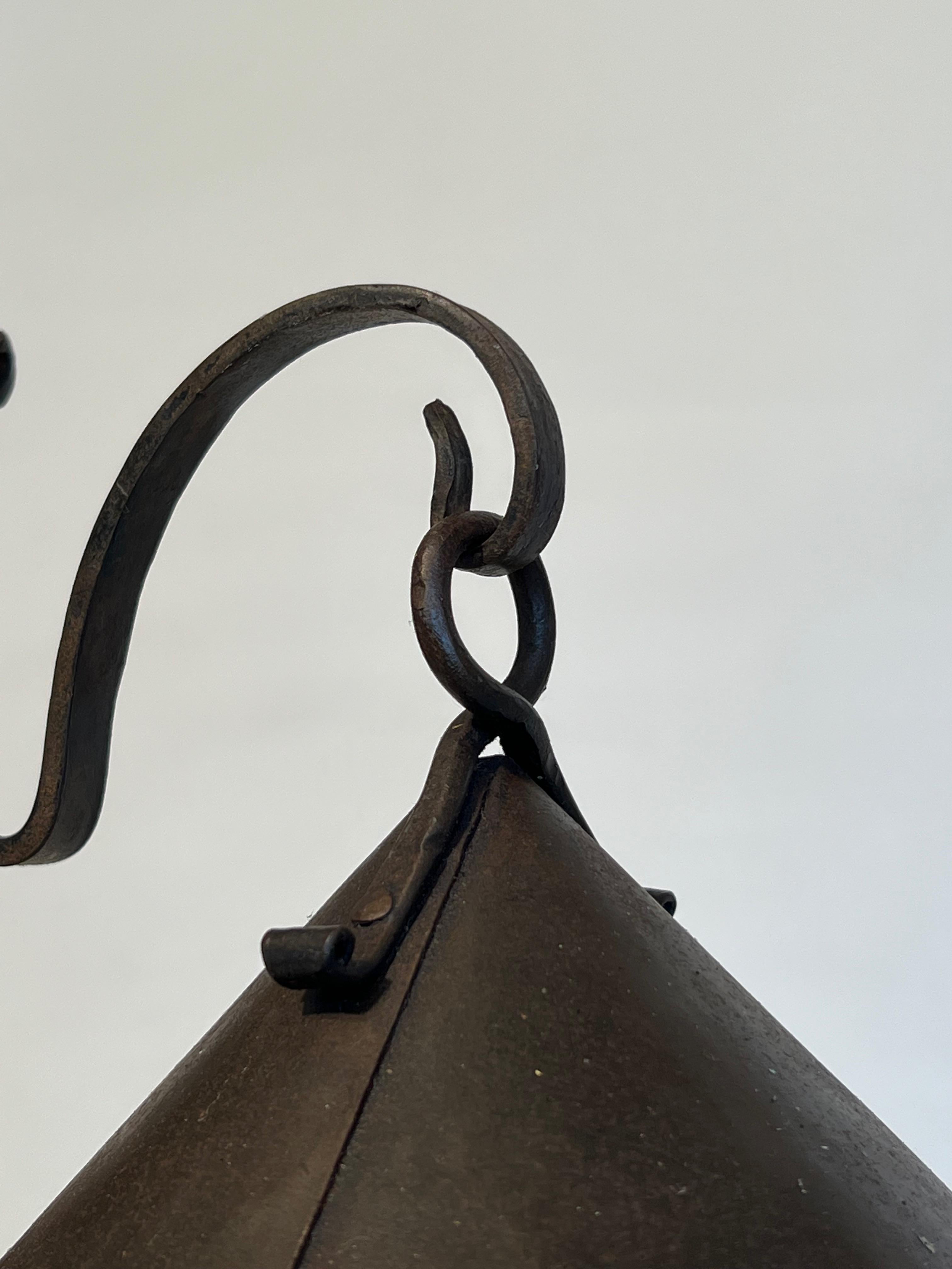 Chandelier en fer forgé avec 2 Lights en vente 9