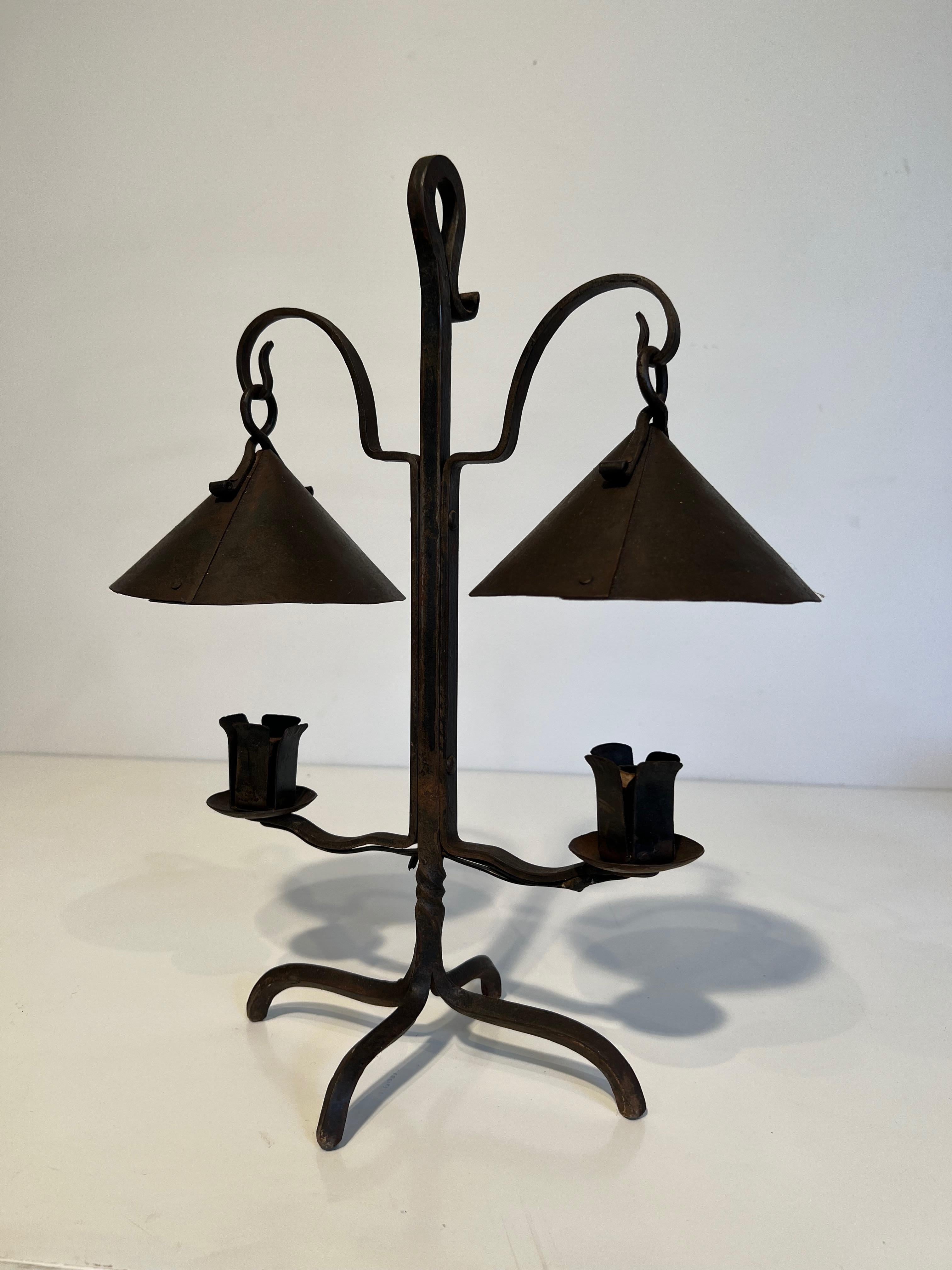 Chandelier en fer forgé avec 2 Lights en vente 13