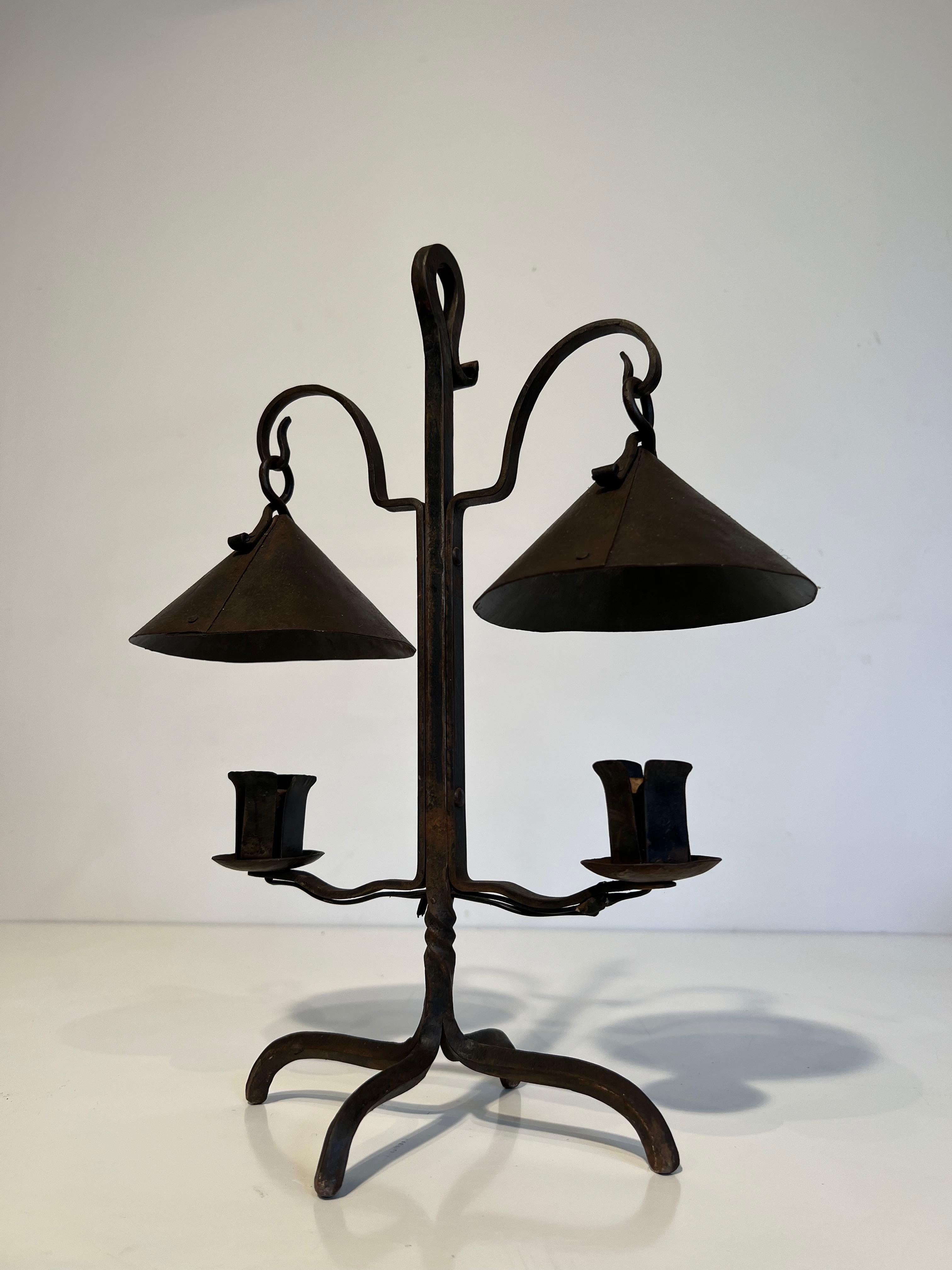Mid-Century Modern Chandelier en fer forgé avec 2 Lights en vente
