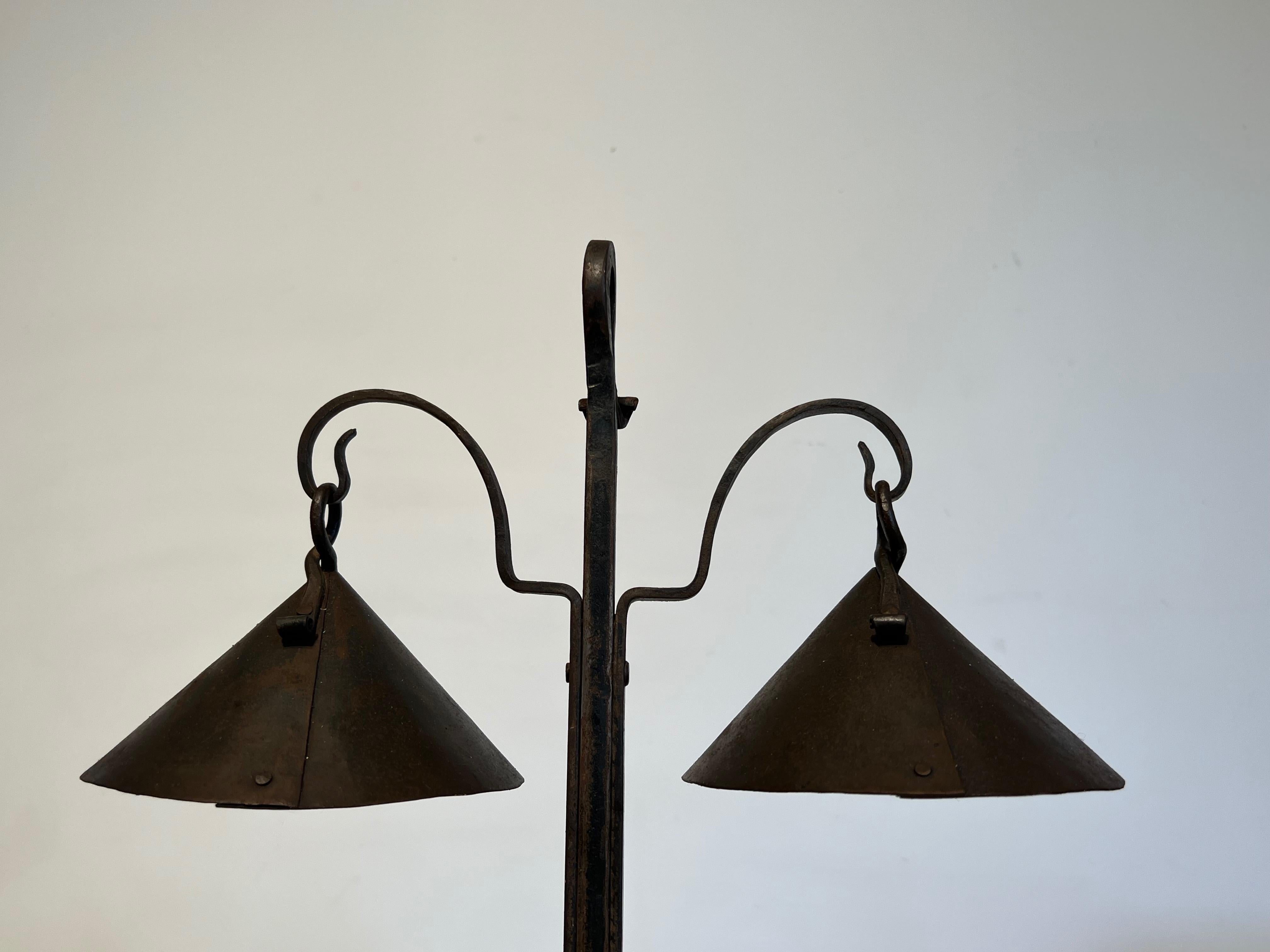 Français Chandelier en fer forgé avec 2 Lights en vente