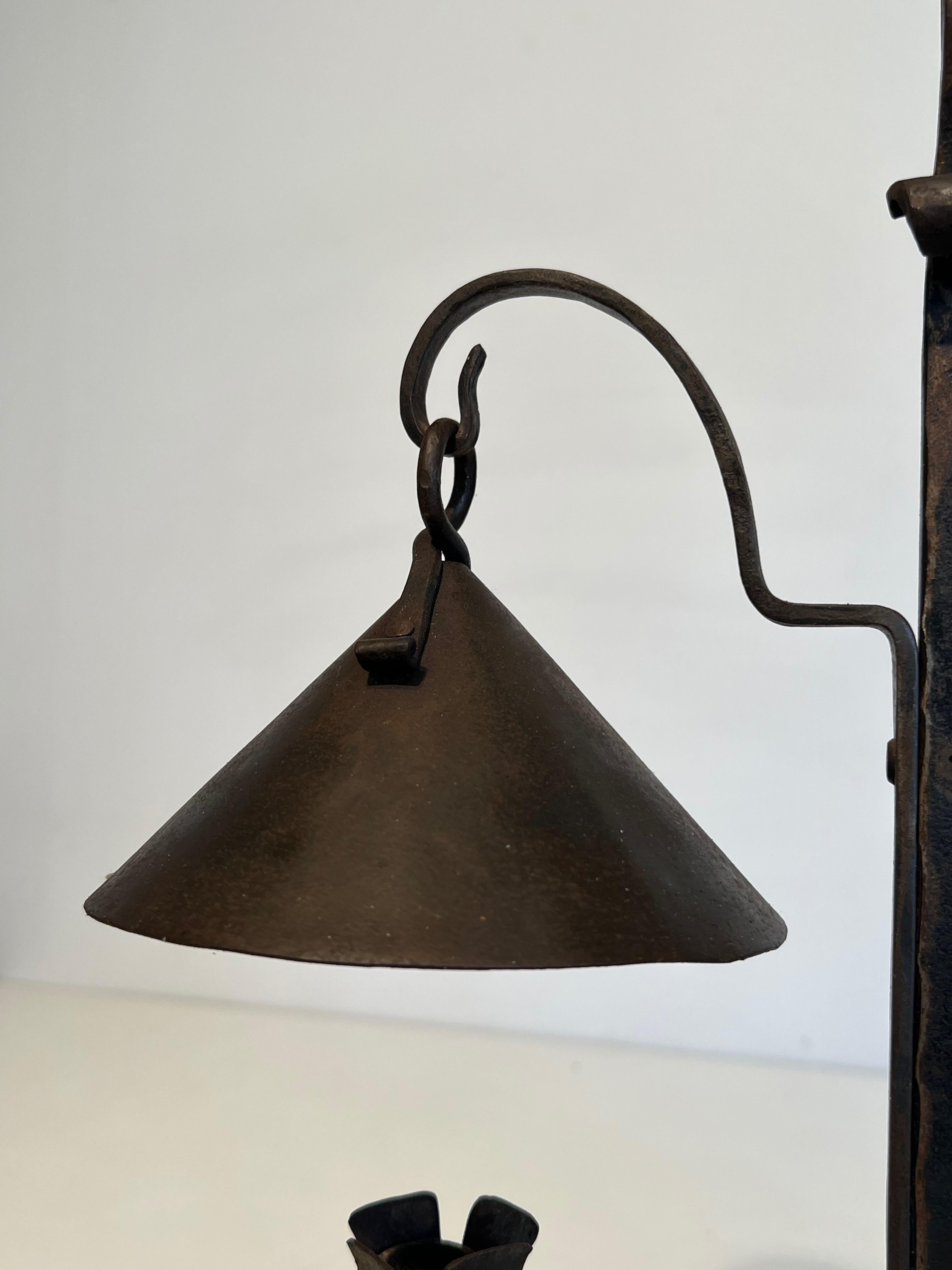 Milieu du XXe siècle Chandelier en fer forgé avec 2 Lights en vente