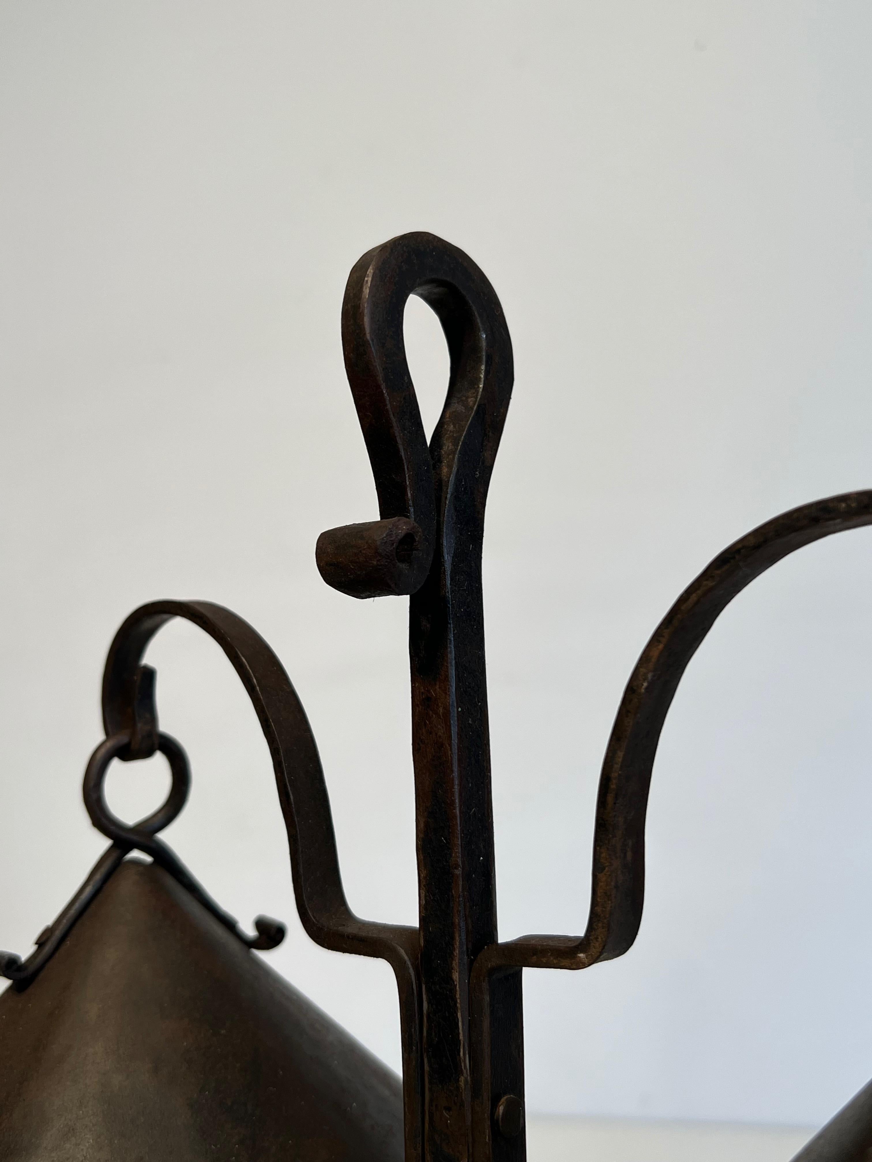 Chandelier en fer forgé avec 2 Lights en vente 2