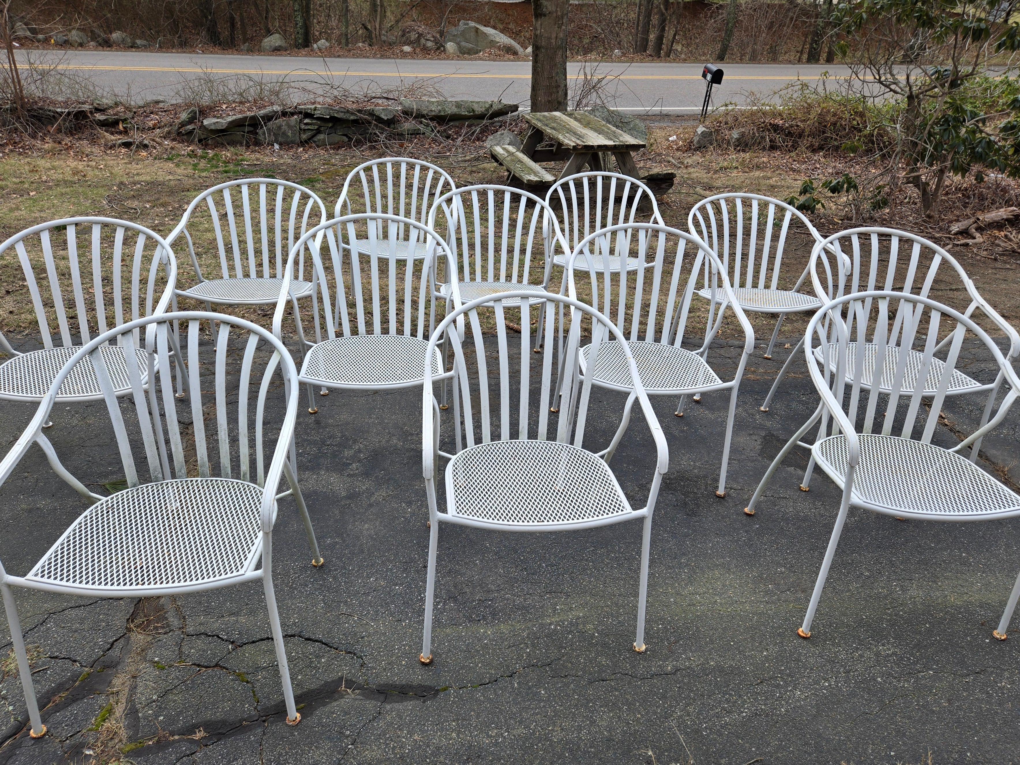 Schmiedeeiserne Stühle von Woodard-Ein Satz von 12 Stühlen im Angebot 1