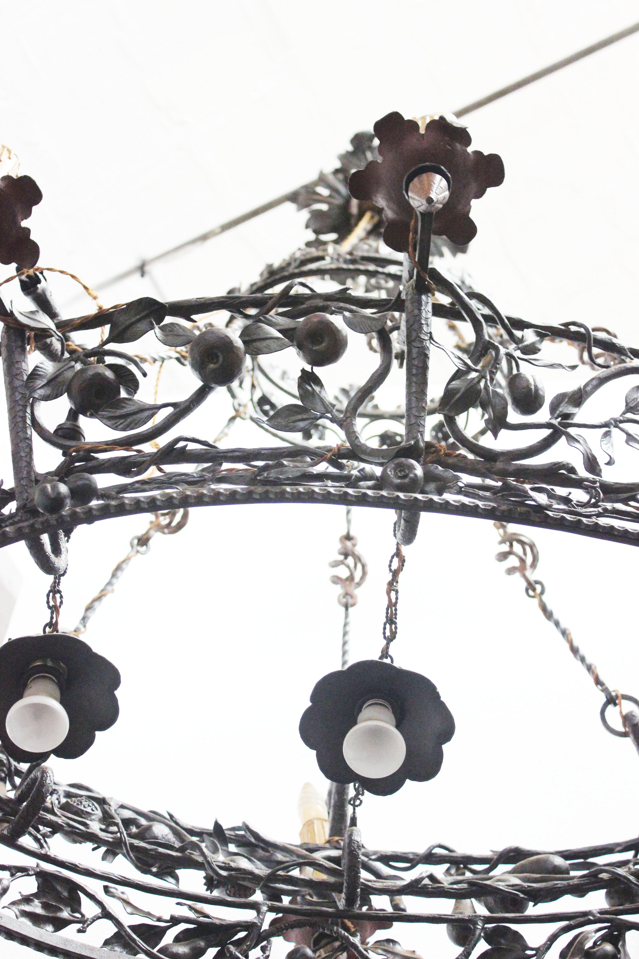 Italian Wrought Iron Chandelier, 1930s For Sale