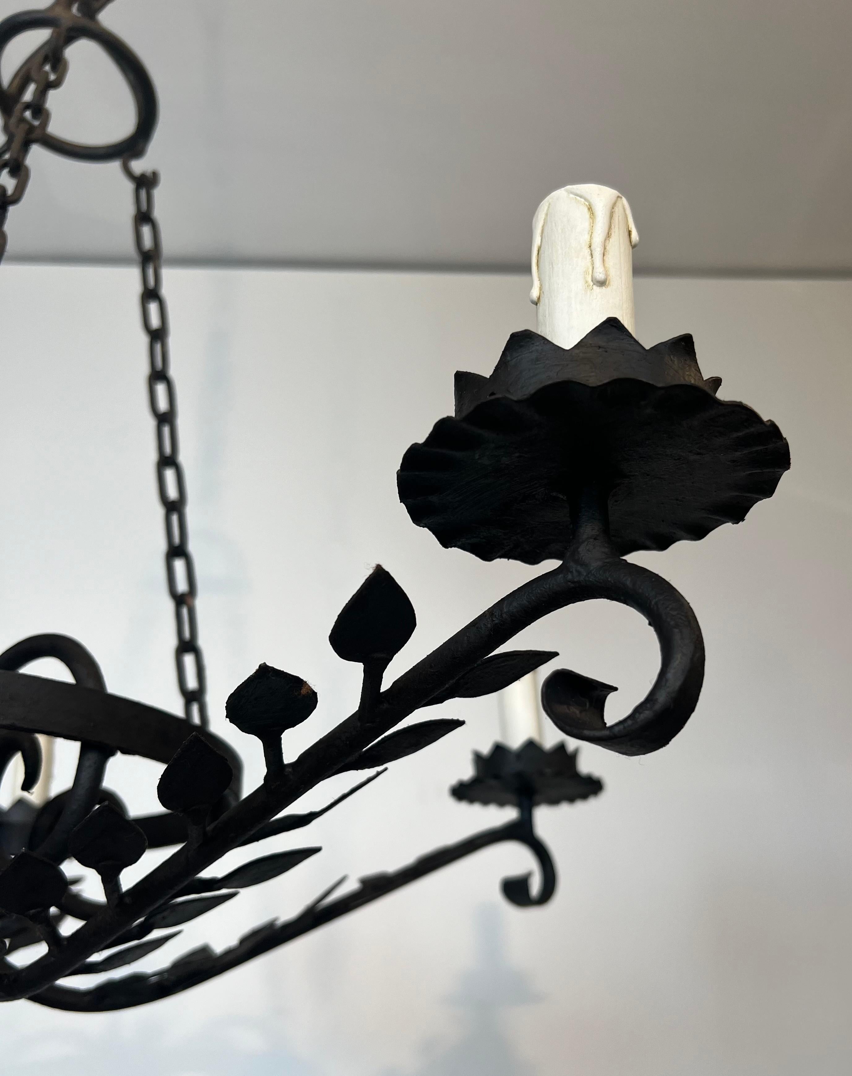 Lampadario in ferro battuto a 5 bracci decorato con foglie in vendita 7