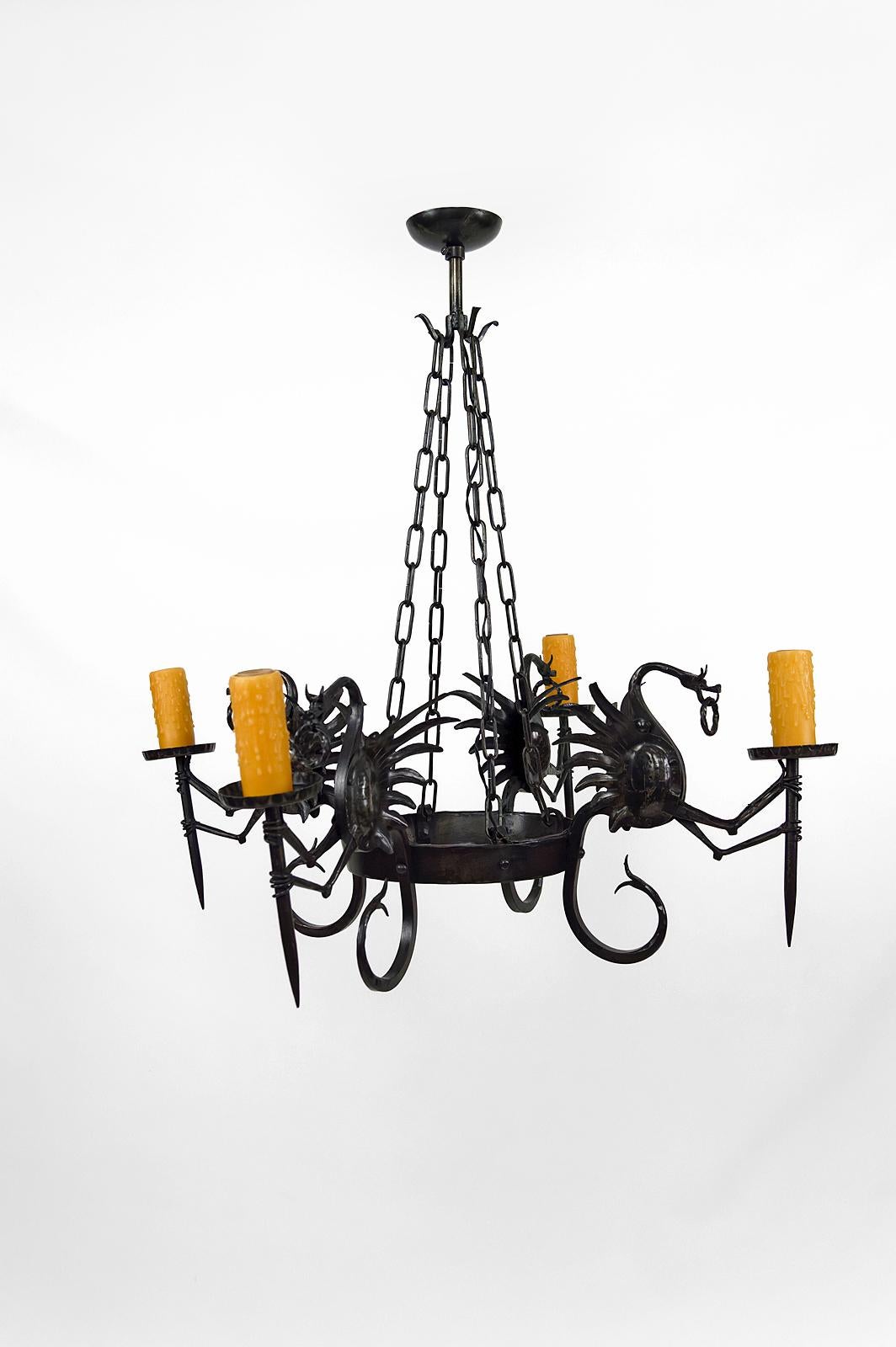 Wrought Iron Chandelier with Dragons, Italy, circa 1900 In Excellent Condition For Sale In VÉZELAY, FR