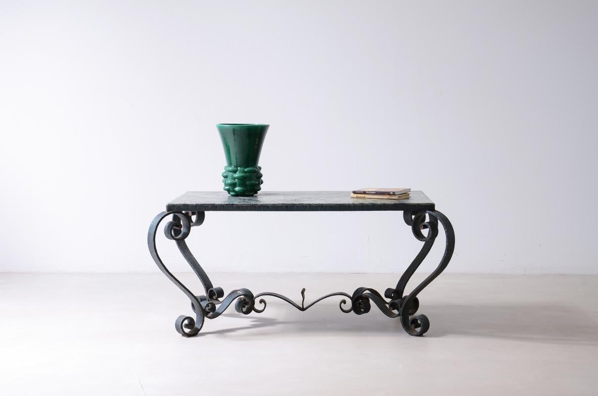 Wrought iron coffee table with a green marble In Excellent Condition For Sale In Milano, IT