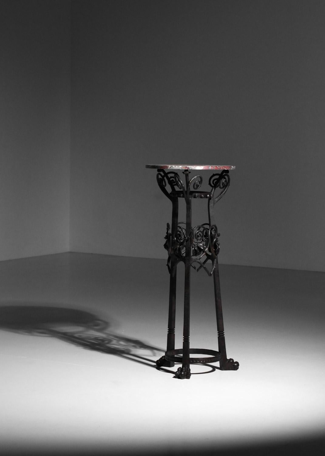 Art Nouveau Wrought iron column stand with art nouveau foliage decoration For Sale