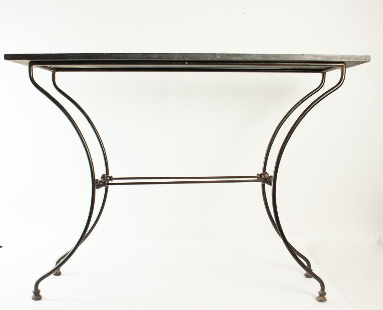 Wrought iron console with marble top, 19th century. Period Napoleon III
Measures: L 130 cm, H 92 cm, P 33 cm.
   