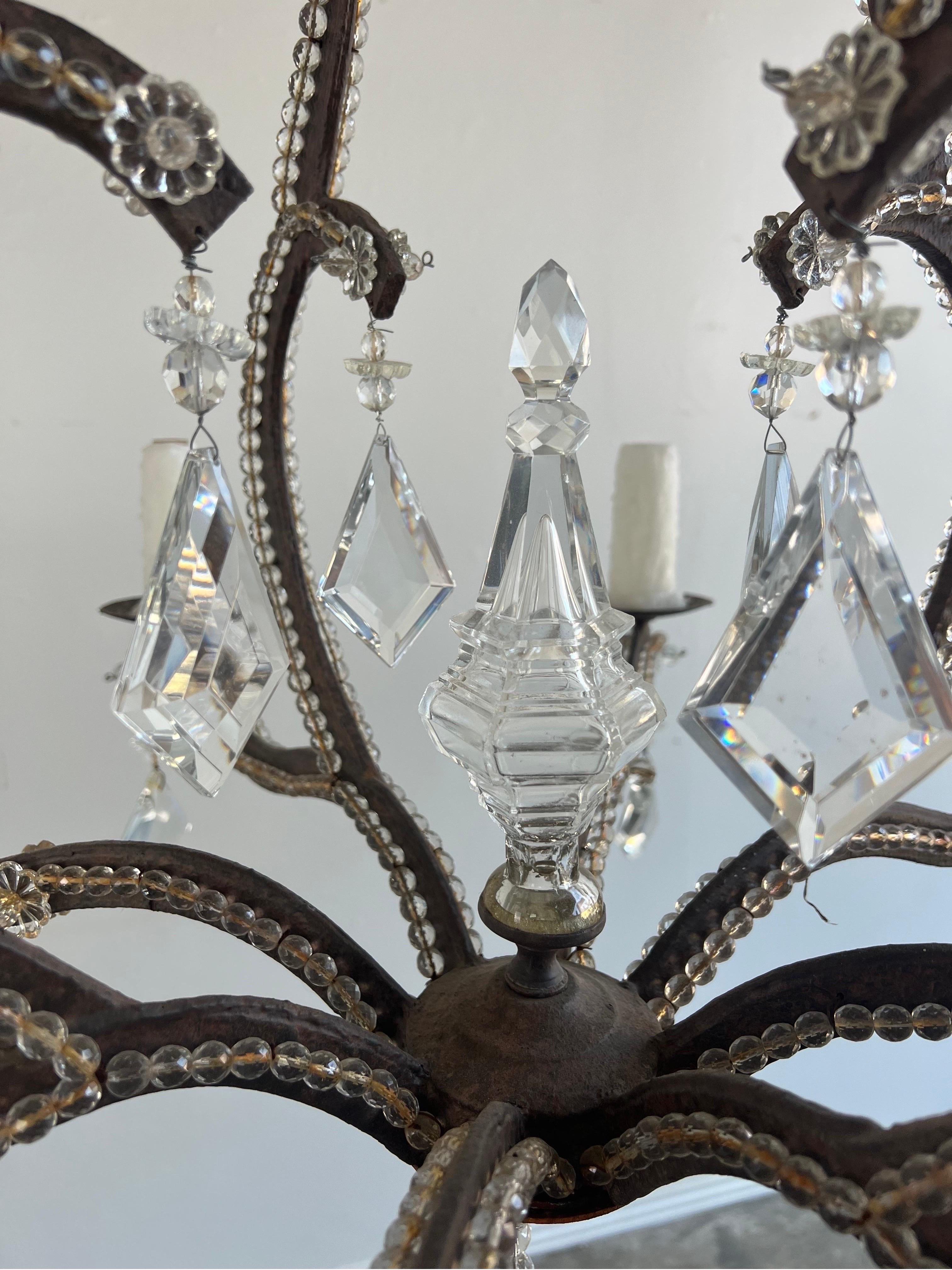 Baroque Lustre en fer forgé à perles de cristal  en vente