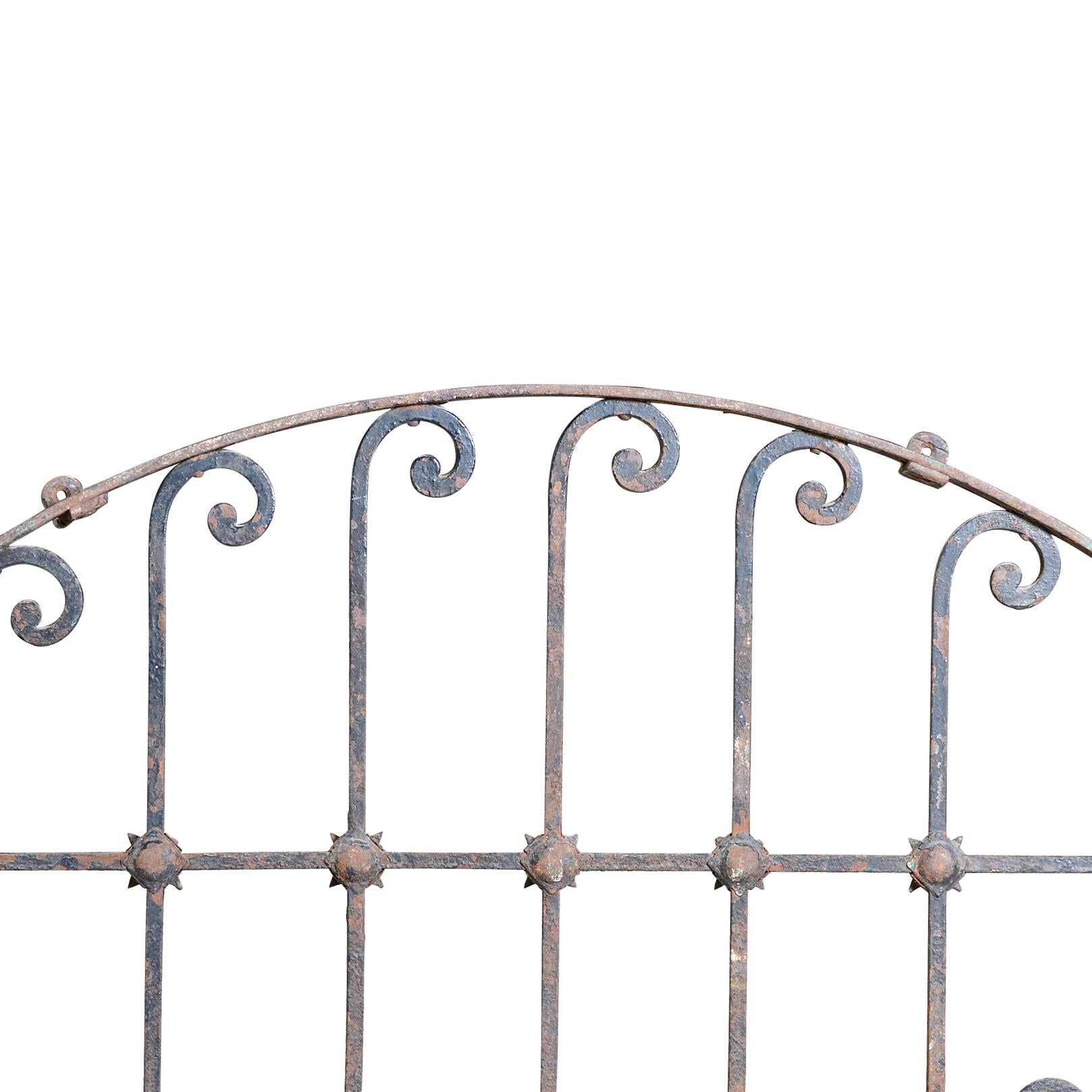 Wrought Iron Decorative Arched Grill In Good Condition For Sale In Round Top, TX
