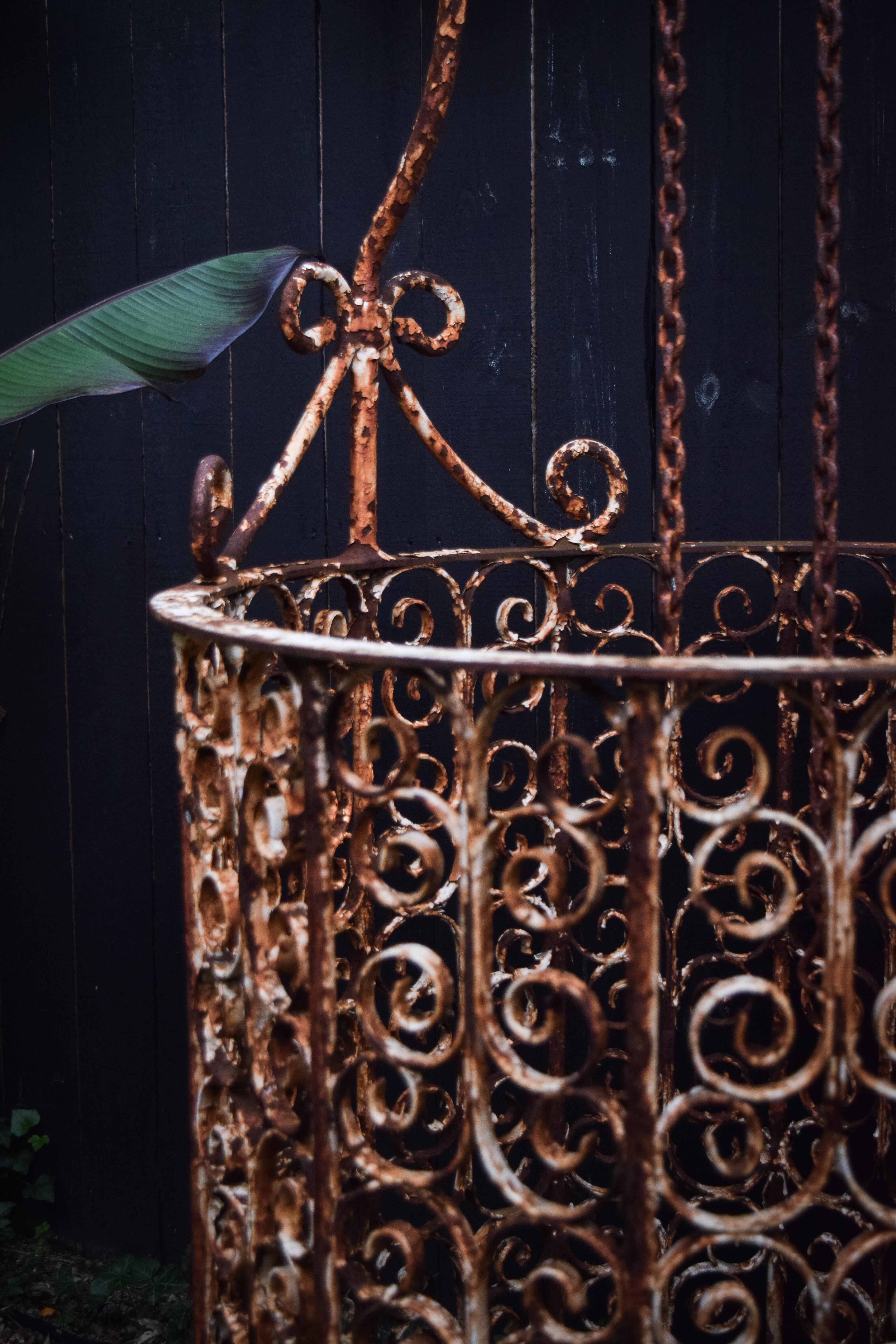 Schmiedeeiserner dekorativer Brunnenkopf im Zustand „Gut“ im Angebot in Bloomfield Hills, MI