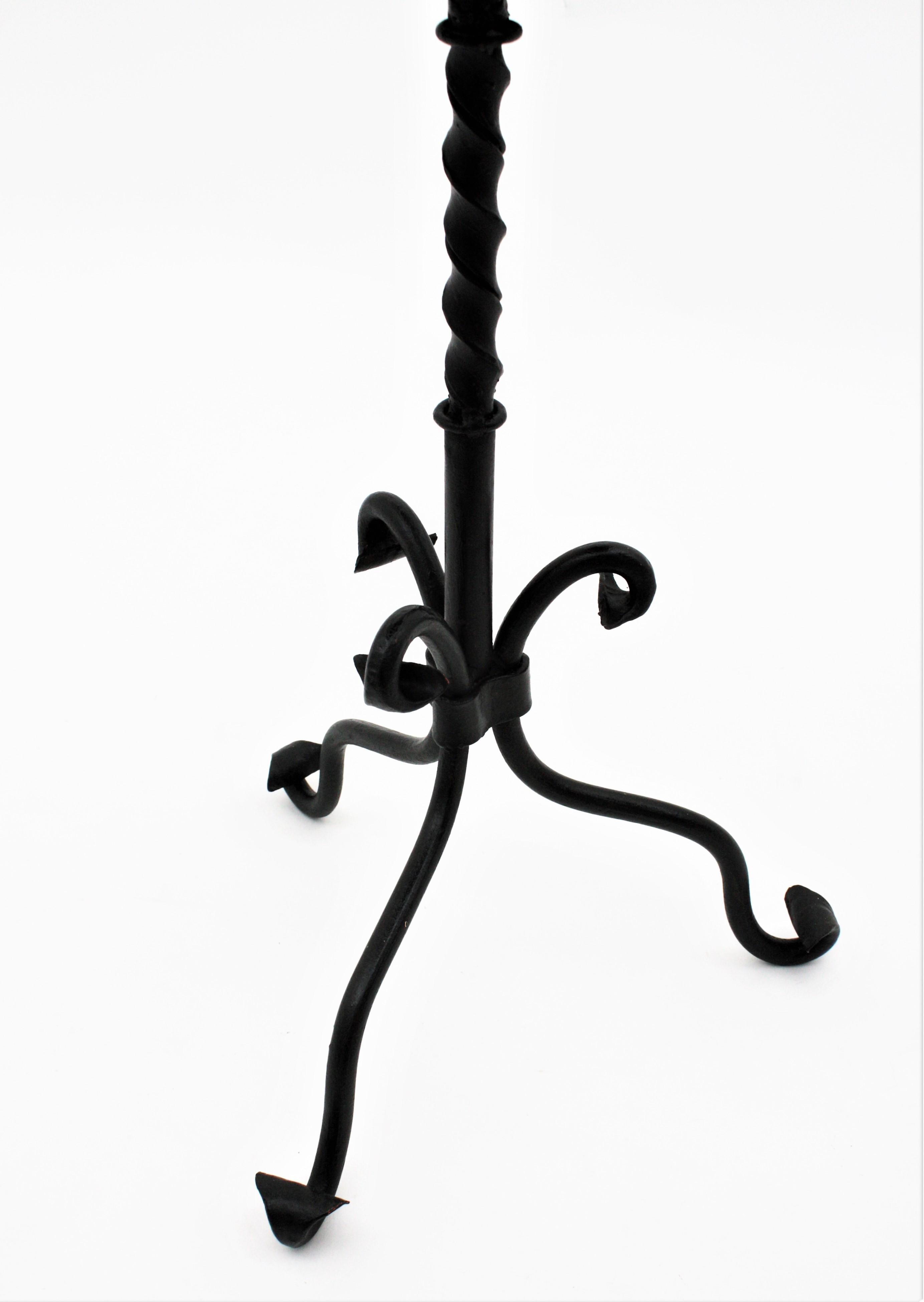 Spanish Drinks Table, Gueridon or Side Table in Wrought Iron 7