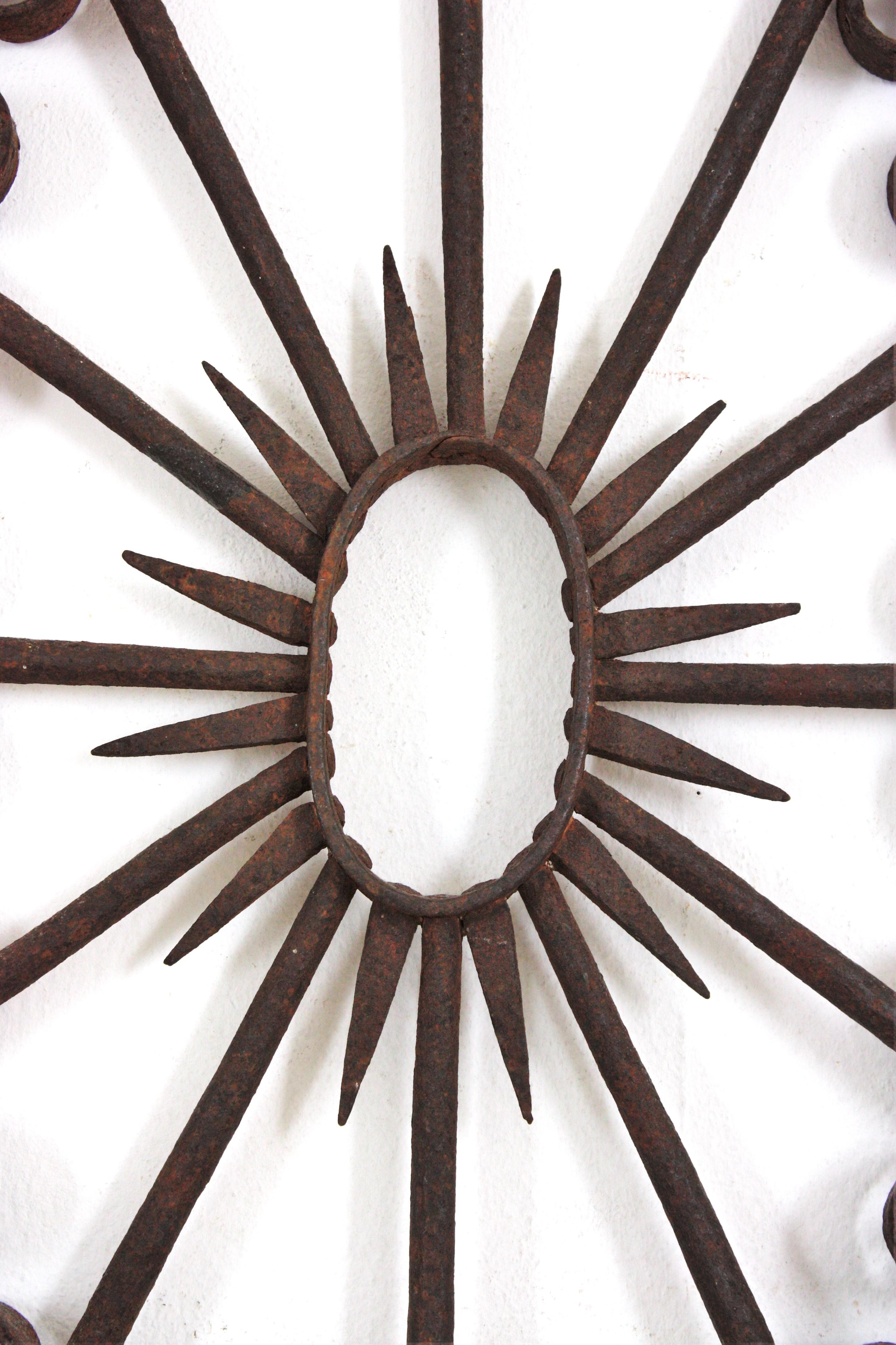 Pedimento de Puerta de Valla de Hierro Forjado / Decoración de Pared Gótico en venta