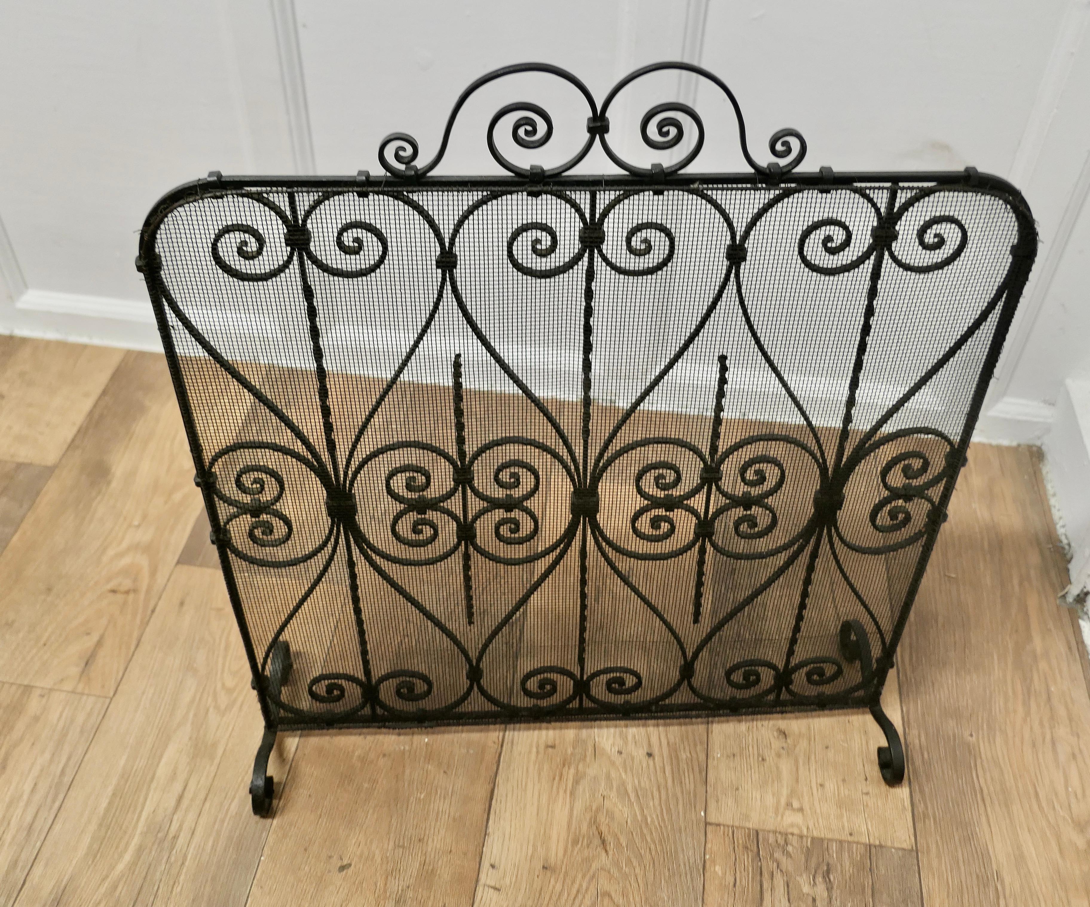 Wrought Iron Fire Screen  This is an intricate and very attractive piece, the wr In Good Condition For Sale In Chillerton, Isle of Wight